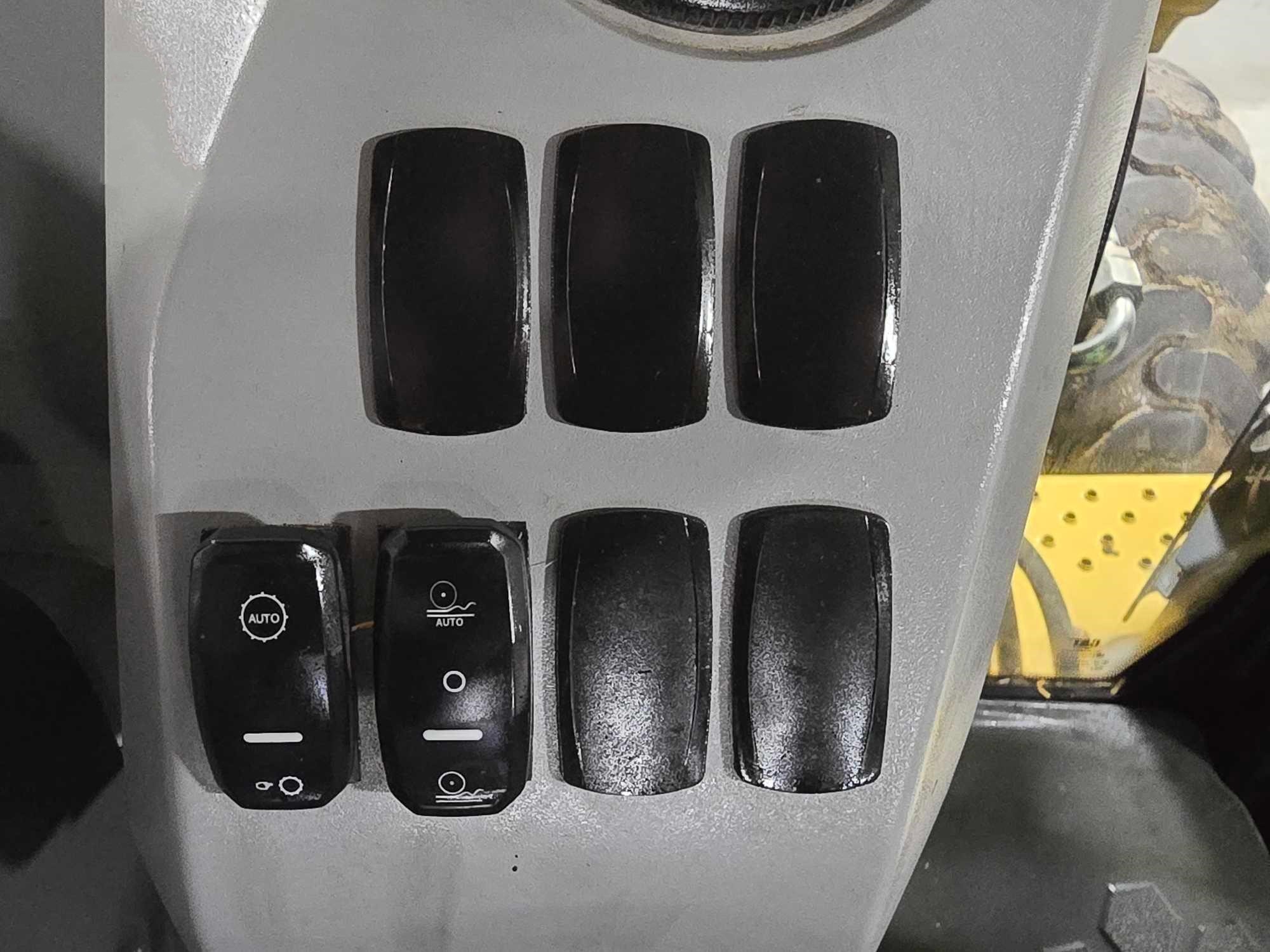 gallery 2017 Caterpillar 420F2  Backhoe