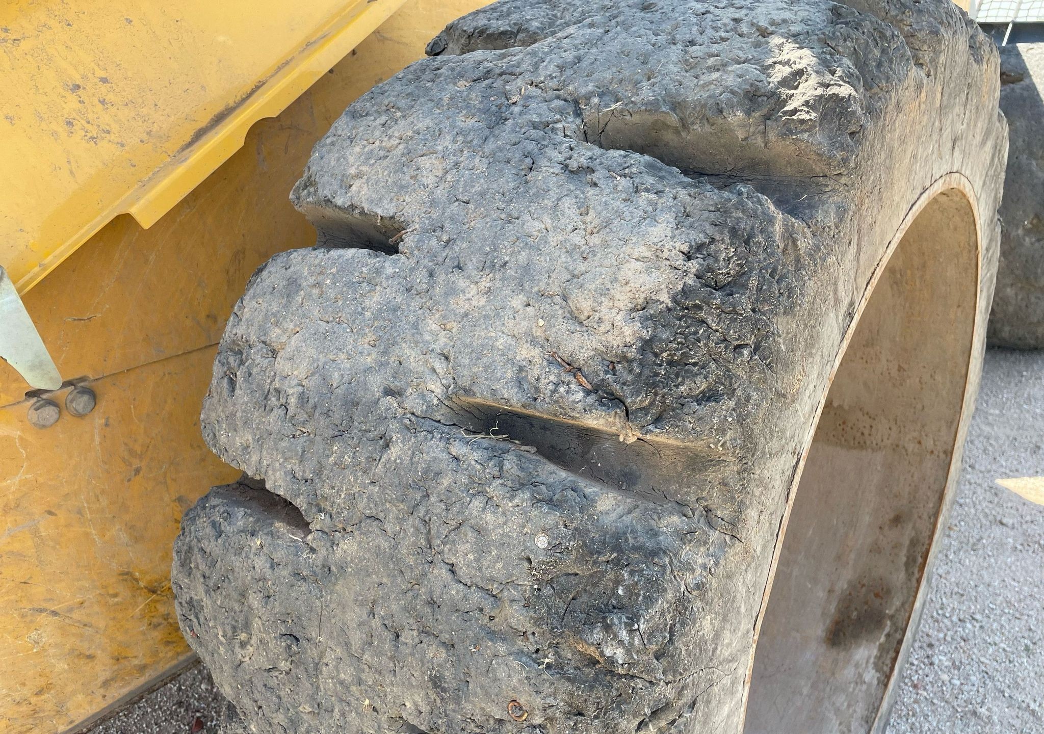 gallery 2013 John Deere 624K wheel loader