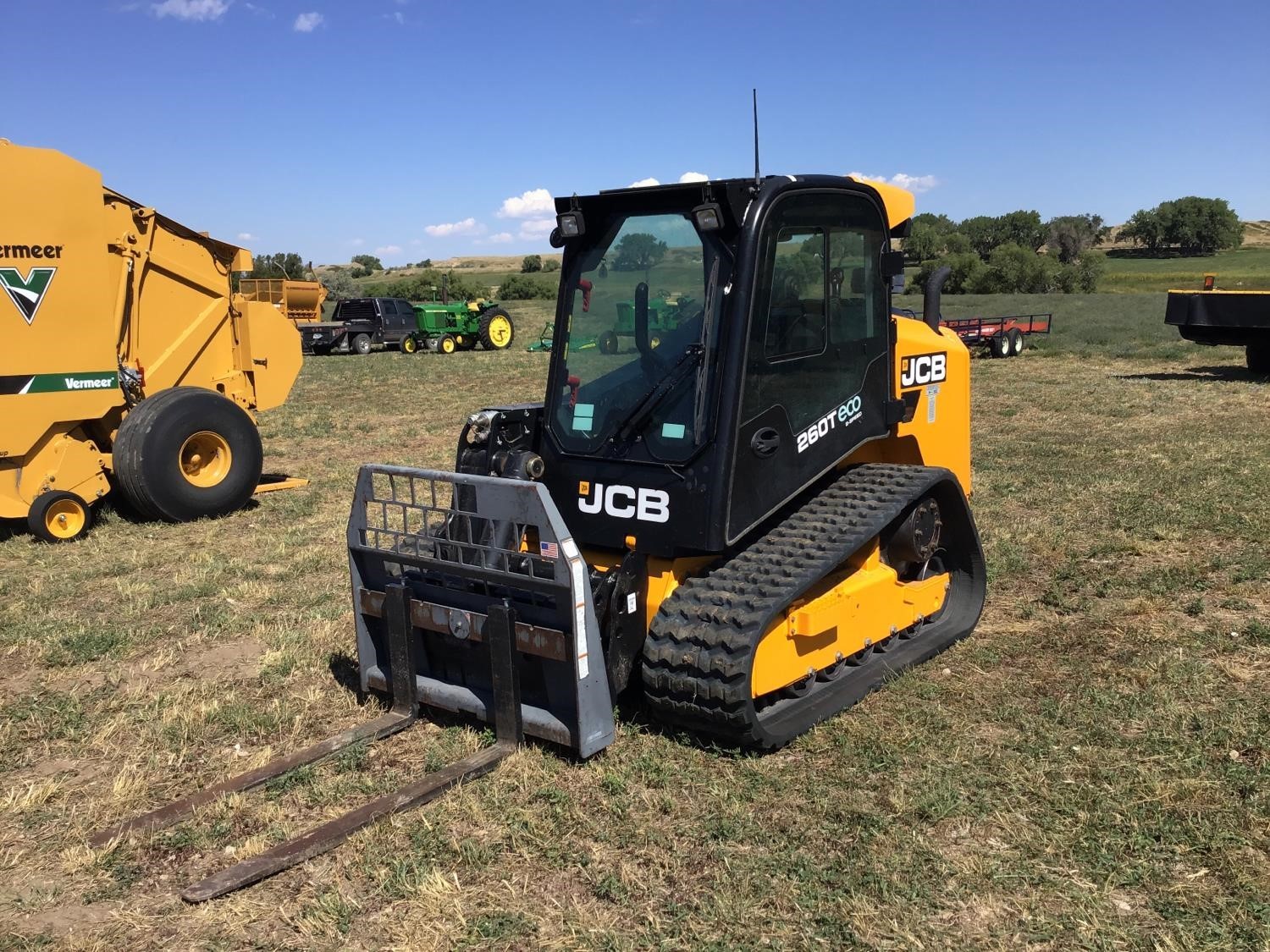 gallery 2015 JCB 260T Skid Steer Track Loader