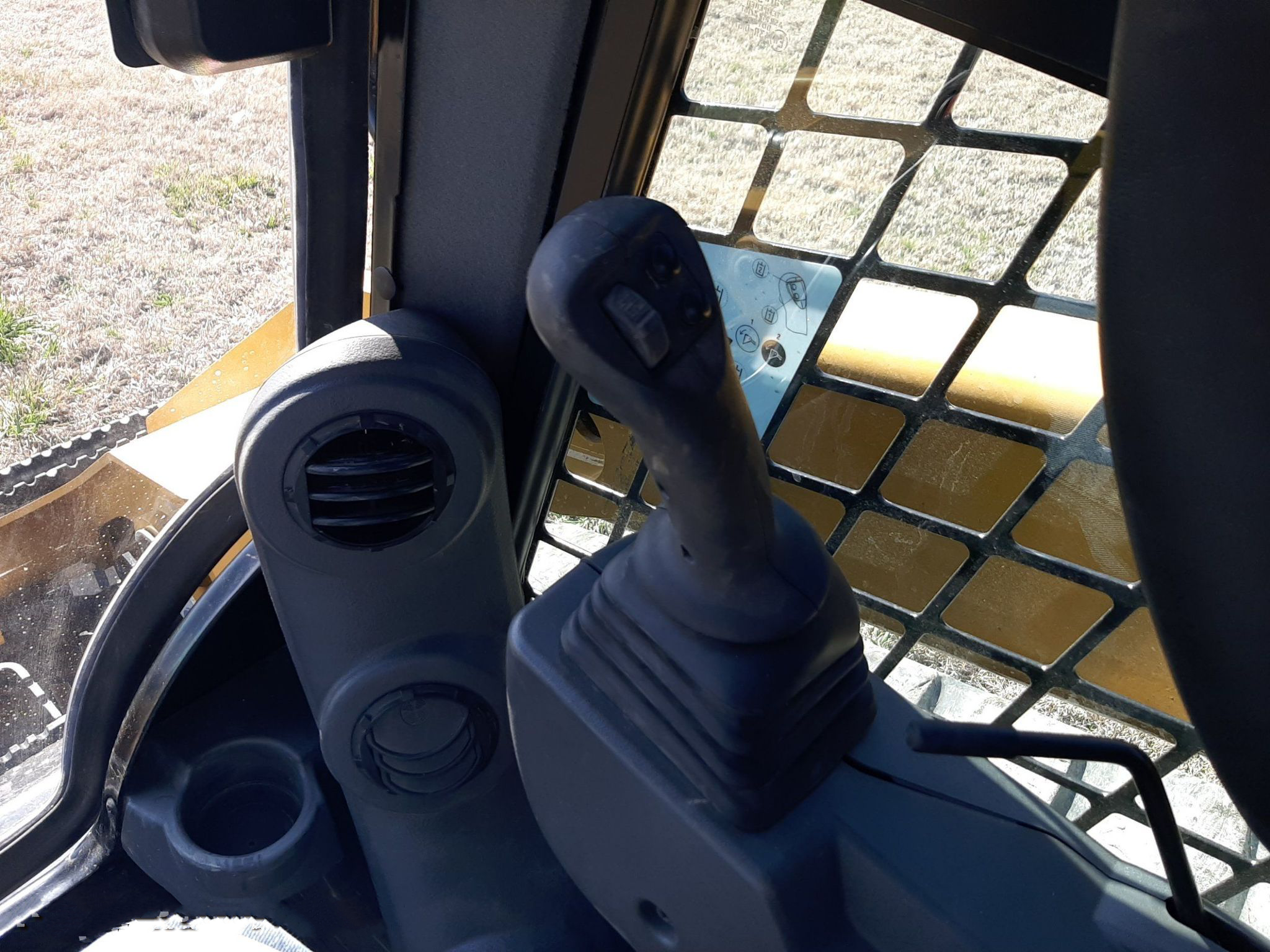 gallery 2023 Caterpillar 299D3 tracked skid steer loader