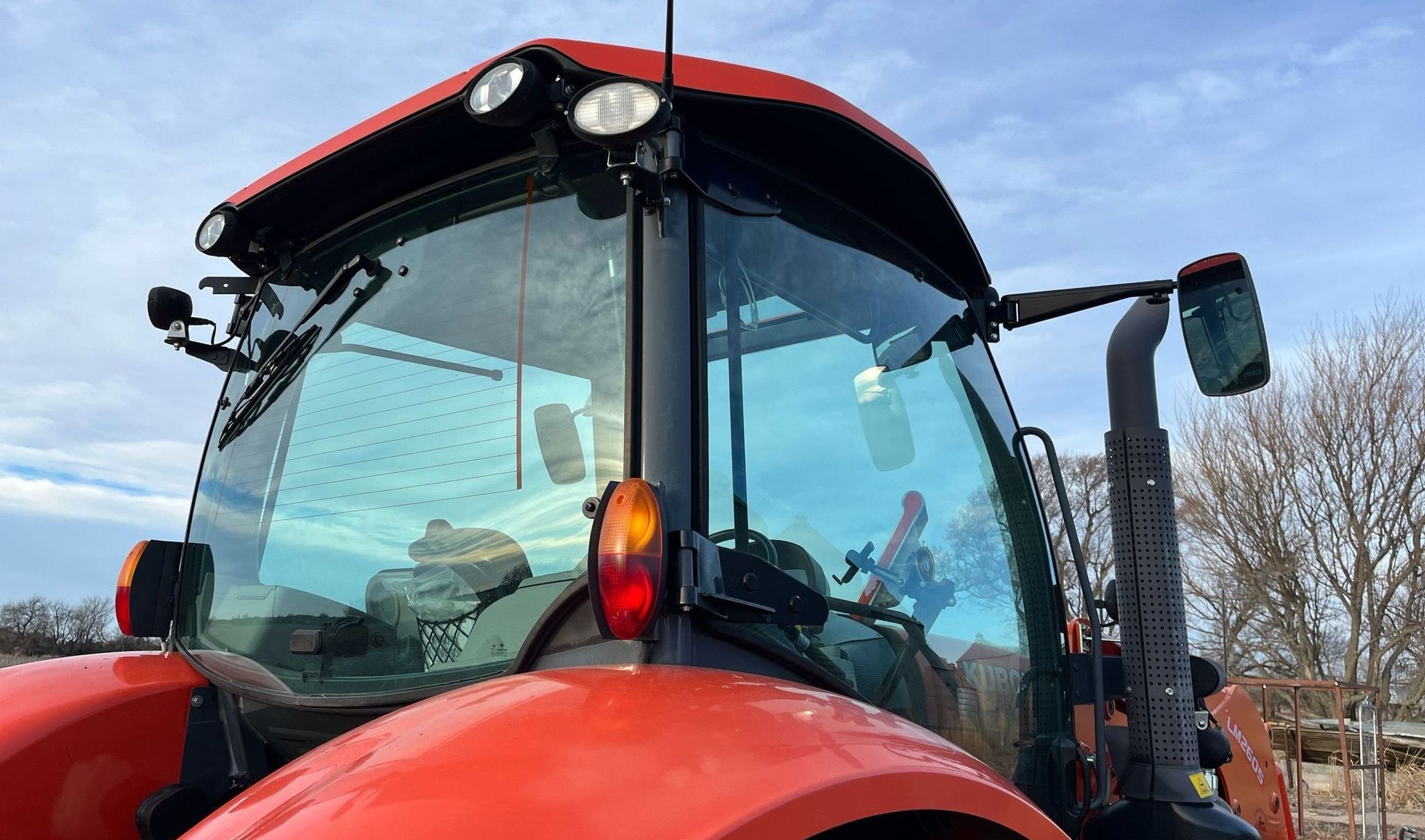 gallery 2018 Kubota M7-171 MFWD tractor