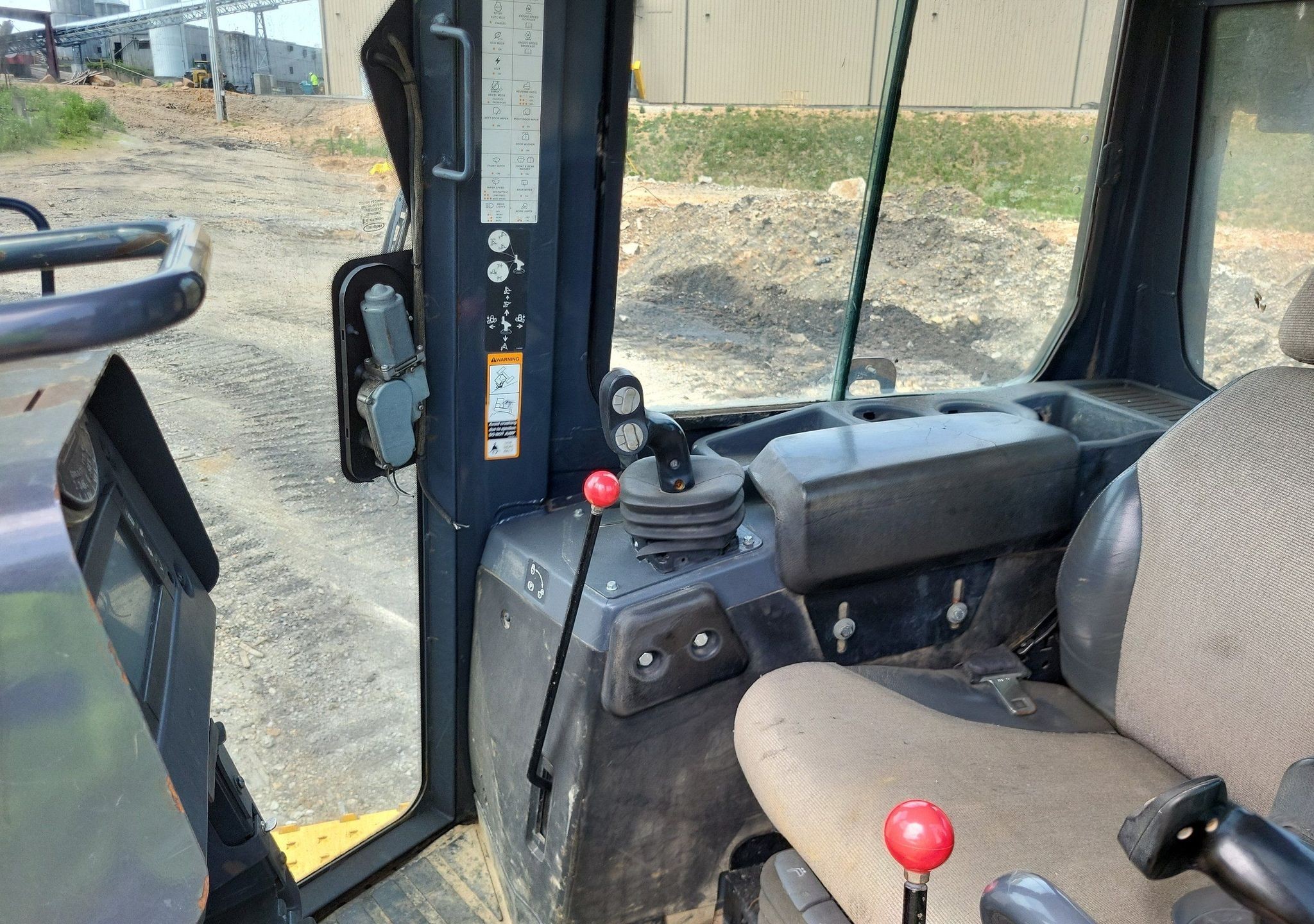 gallery 2015 John Deere 700K LGP dozer