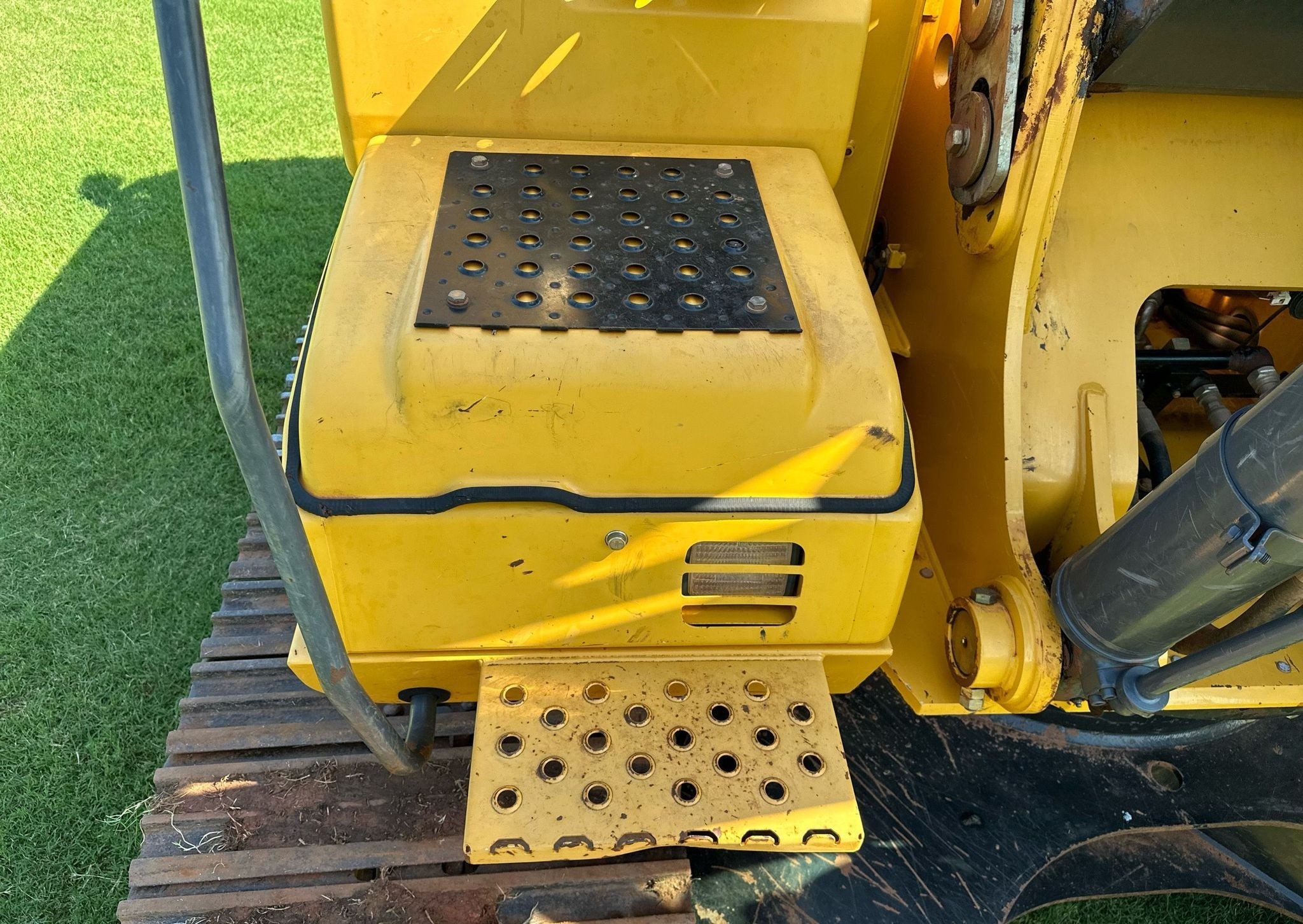 gallery 2014 John Deere 250G LC excavator