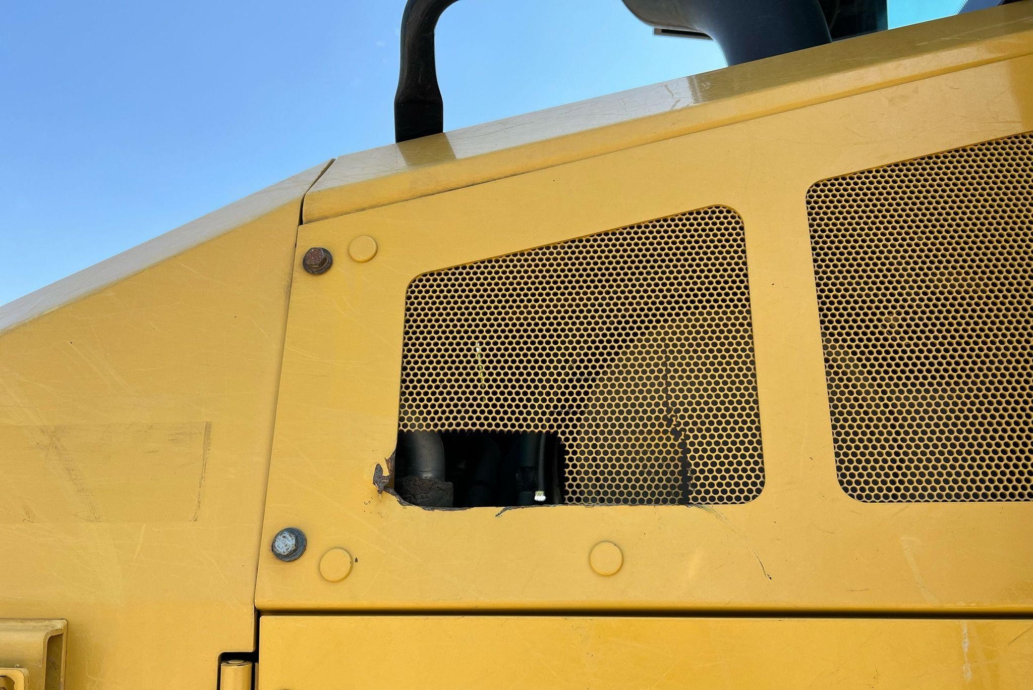 gallery 2016 Caterpillar 963K track loader