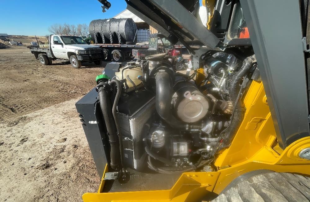 gallery 2021 John Deere 325G Skid Steer