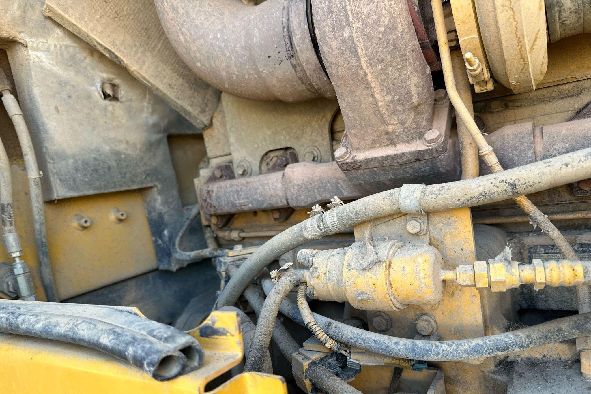 gallery 2006 John Deere 844J wheel loader