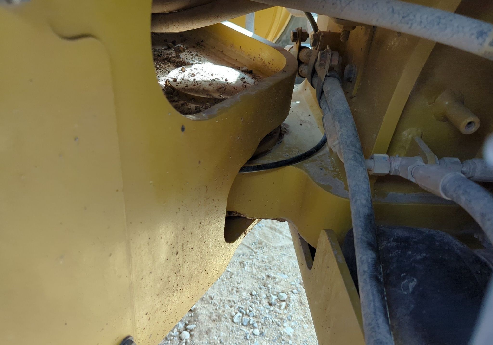 gallery 2013 Caterpillar 12M2 VHP Plus motor grader