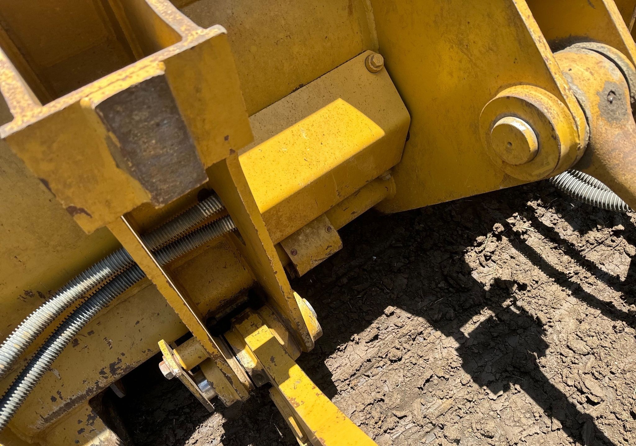 gallery 2016 Caterpillar 953D track loader