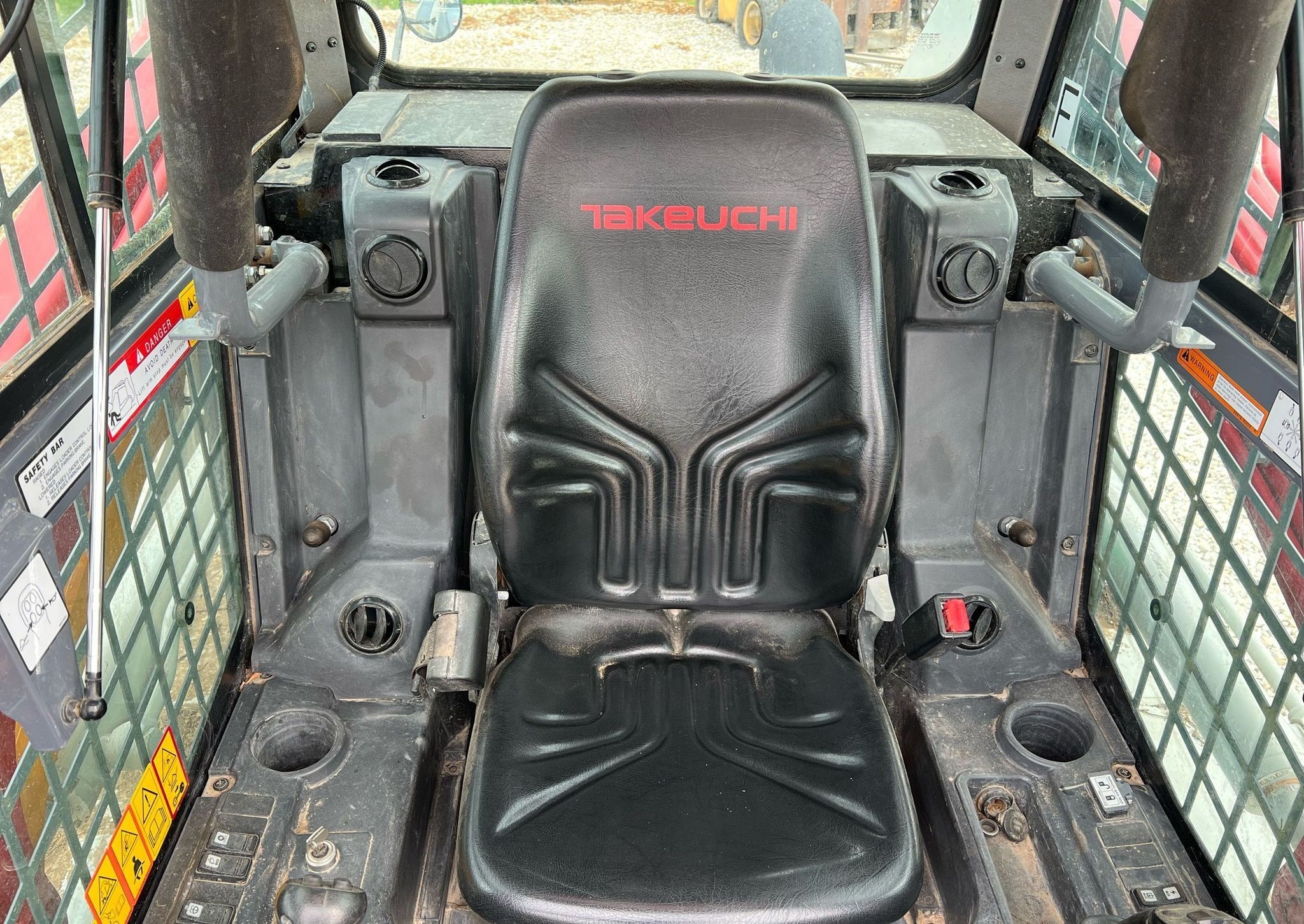gallery 2020 Takeuchi TL12R2 tracked skid steer loader