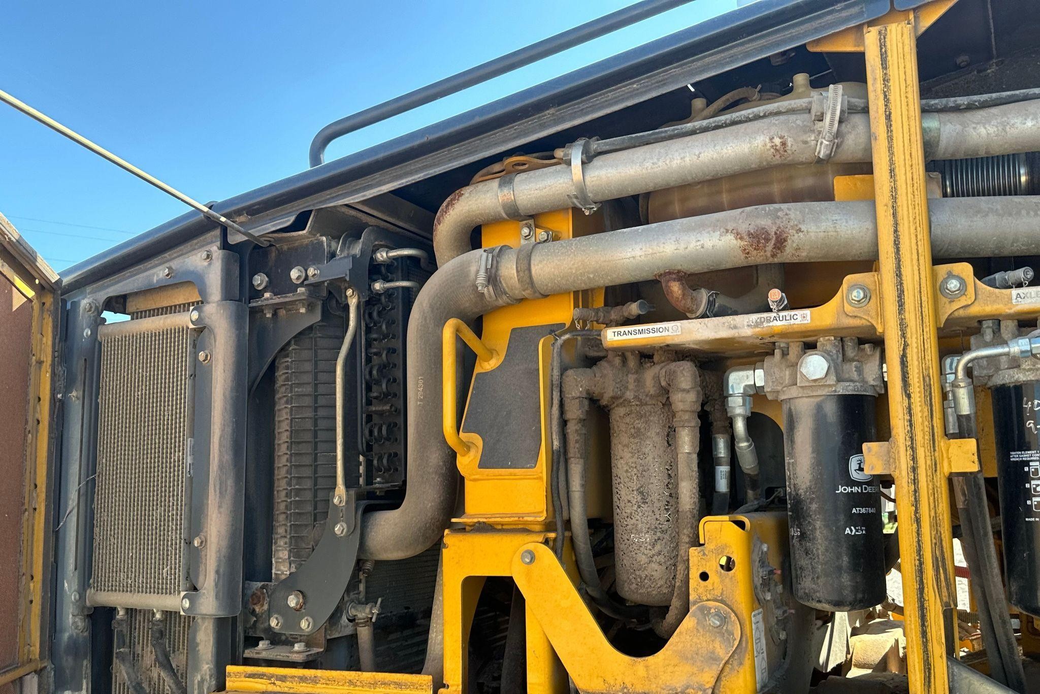 gallery 2013 John Deere 772G motor grader