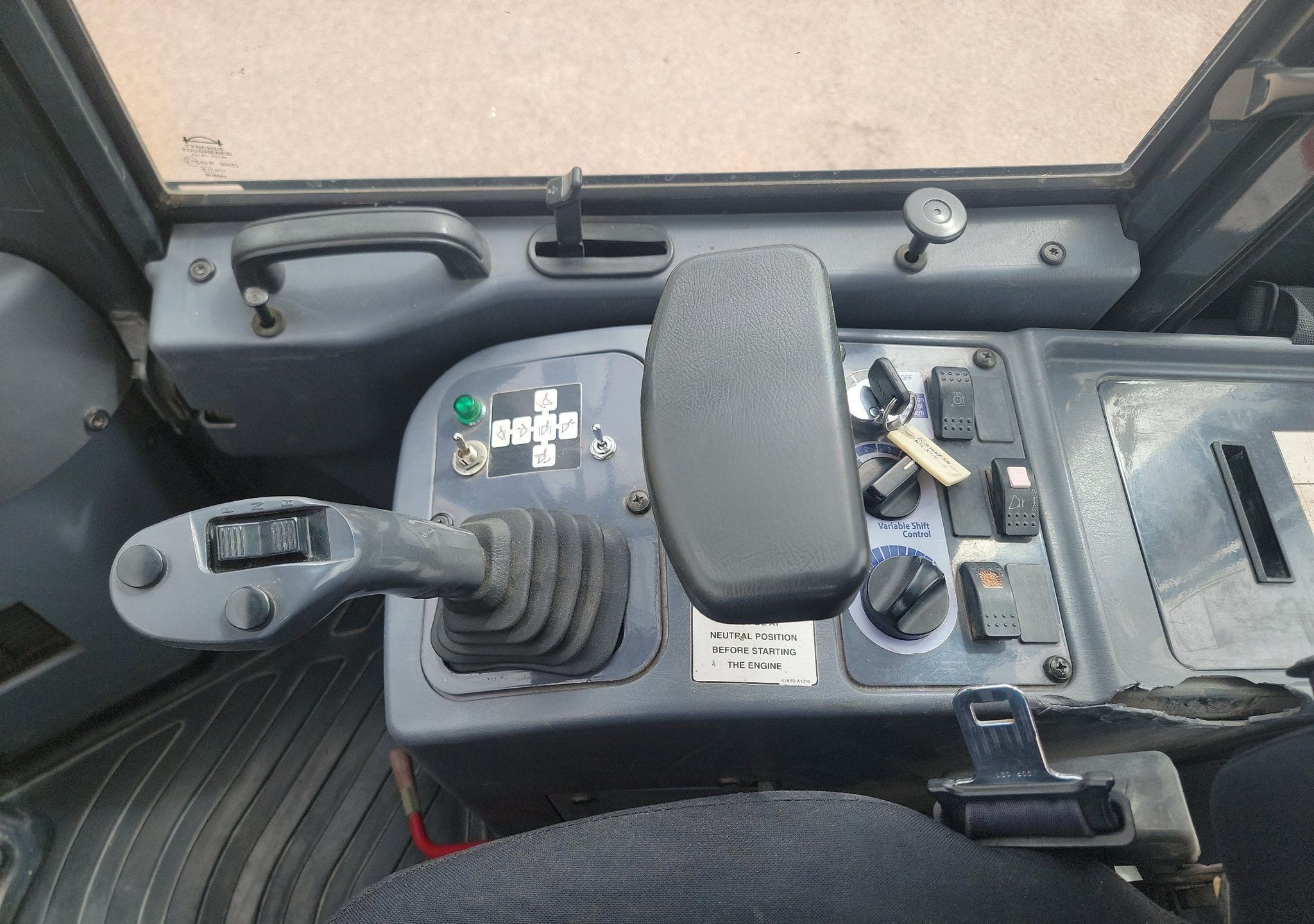 gallery 2005 Komatsu WA320 wheel loader