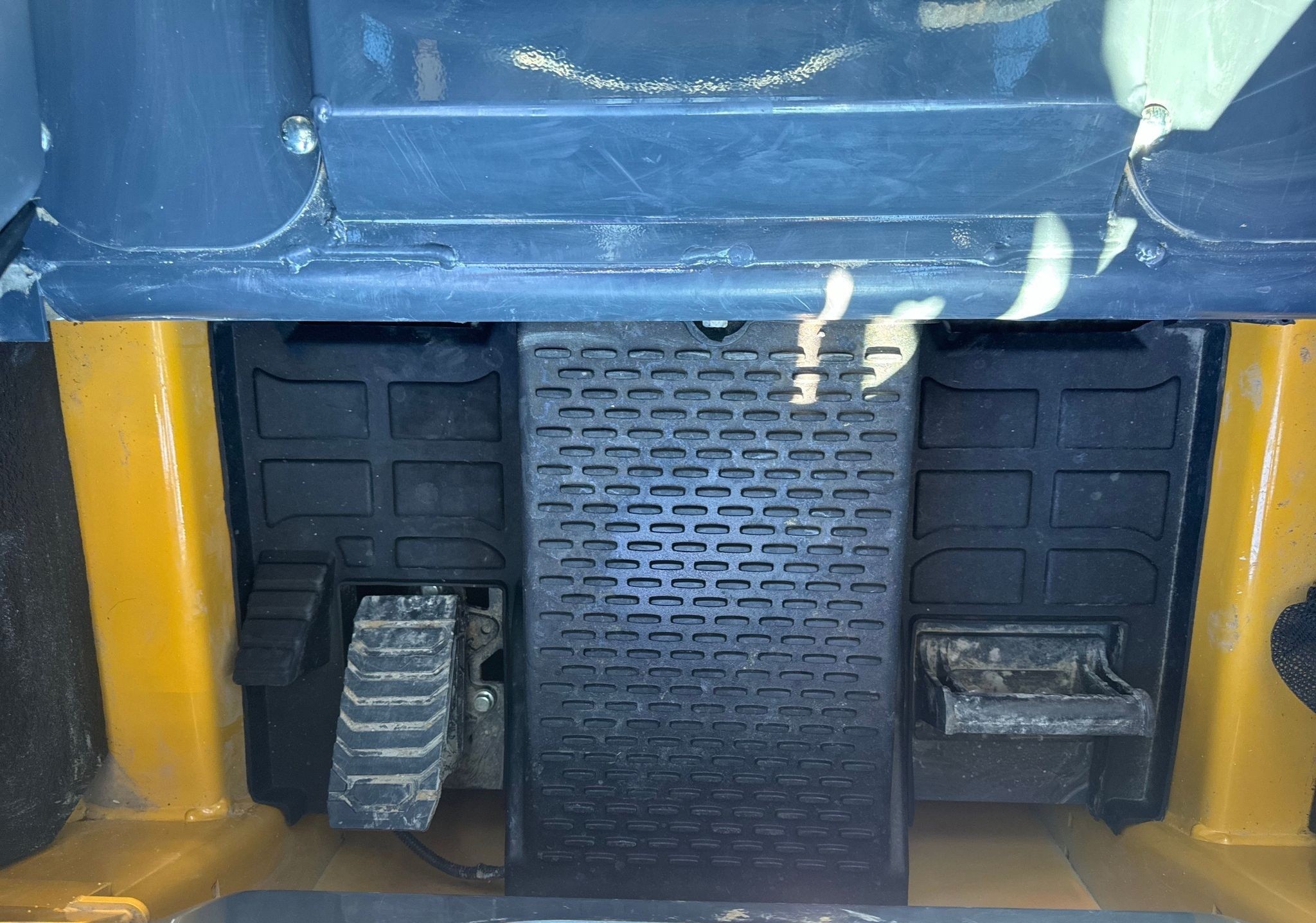 gallery 2023 John Deere 317G tracked skid steer loader