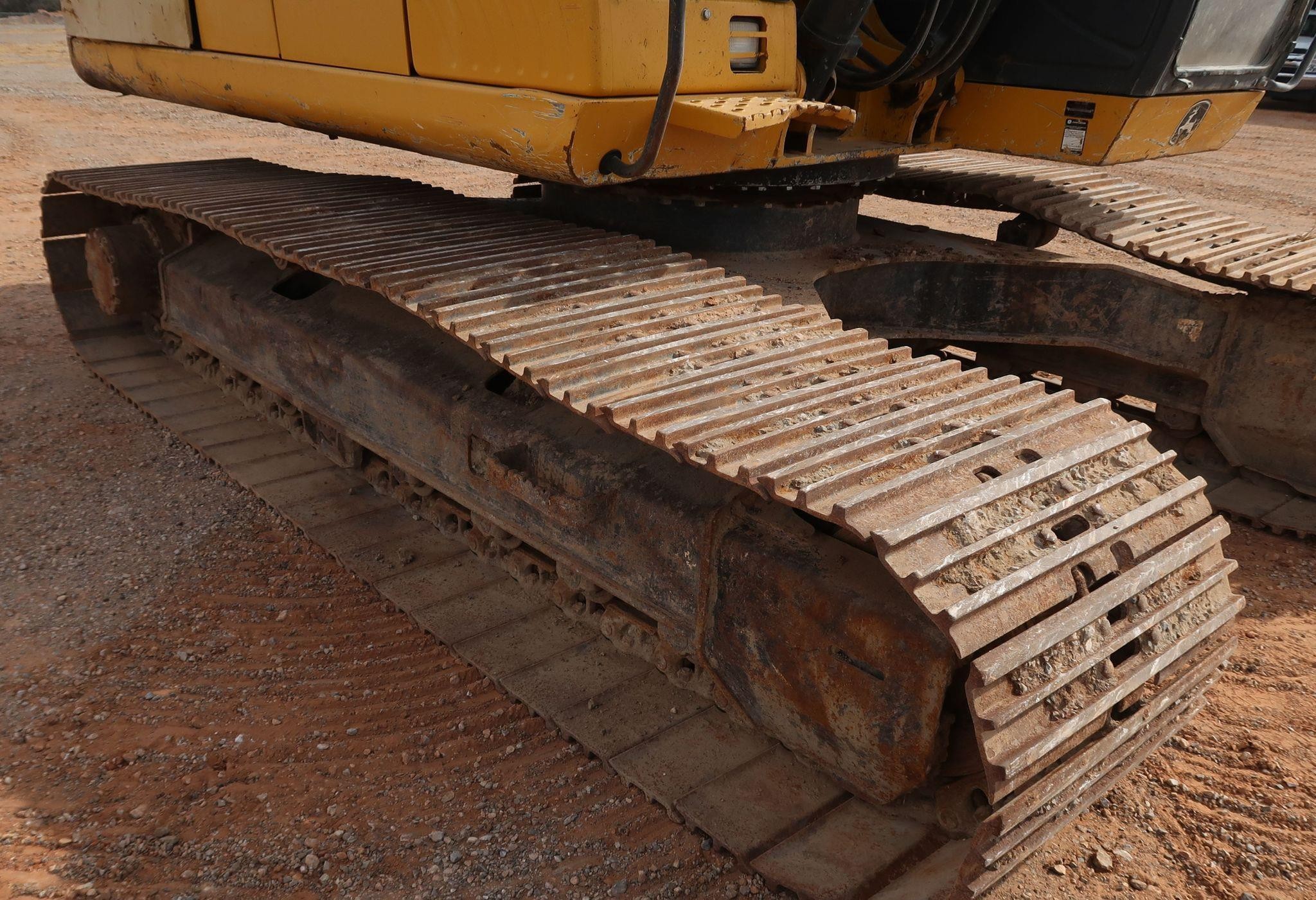 gallery 2015 John Deere 210G LC  excavator