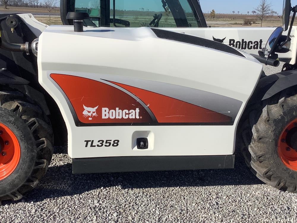 gallery 2016 Bobcat TL358H Telehandler