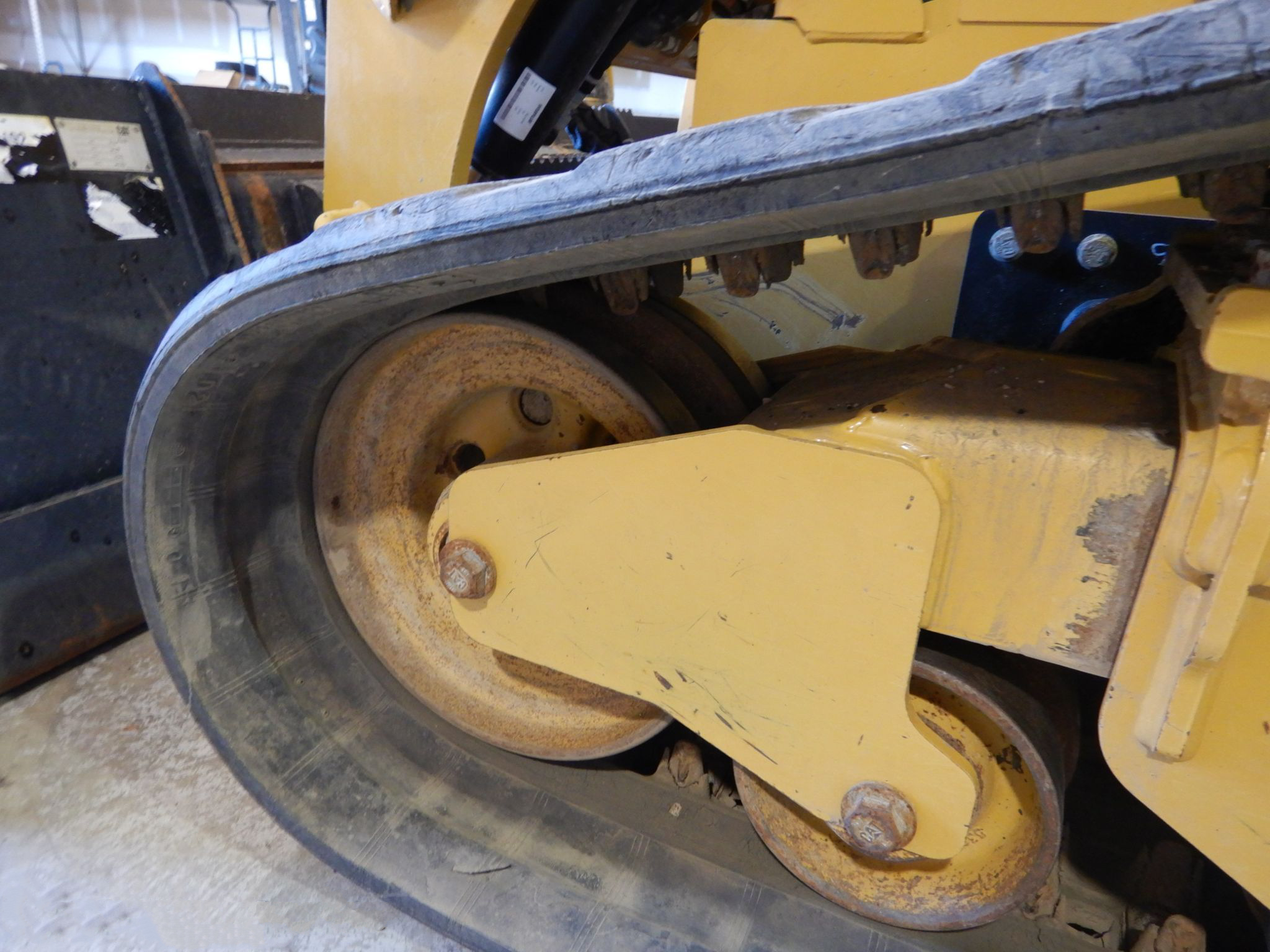 gallery 2018 Caterpillar 299D2 skid steer