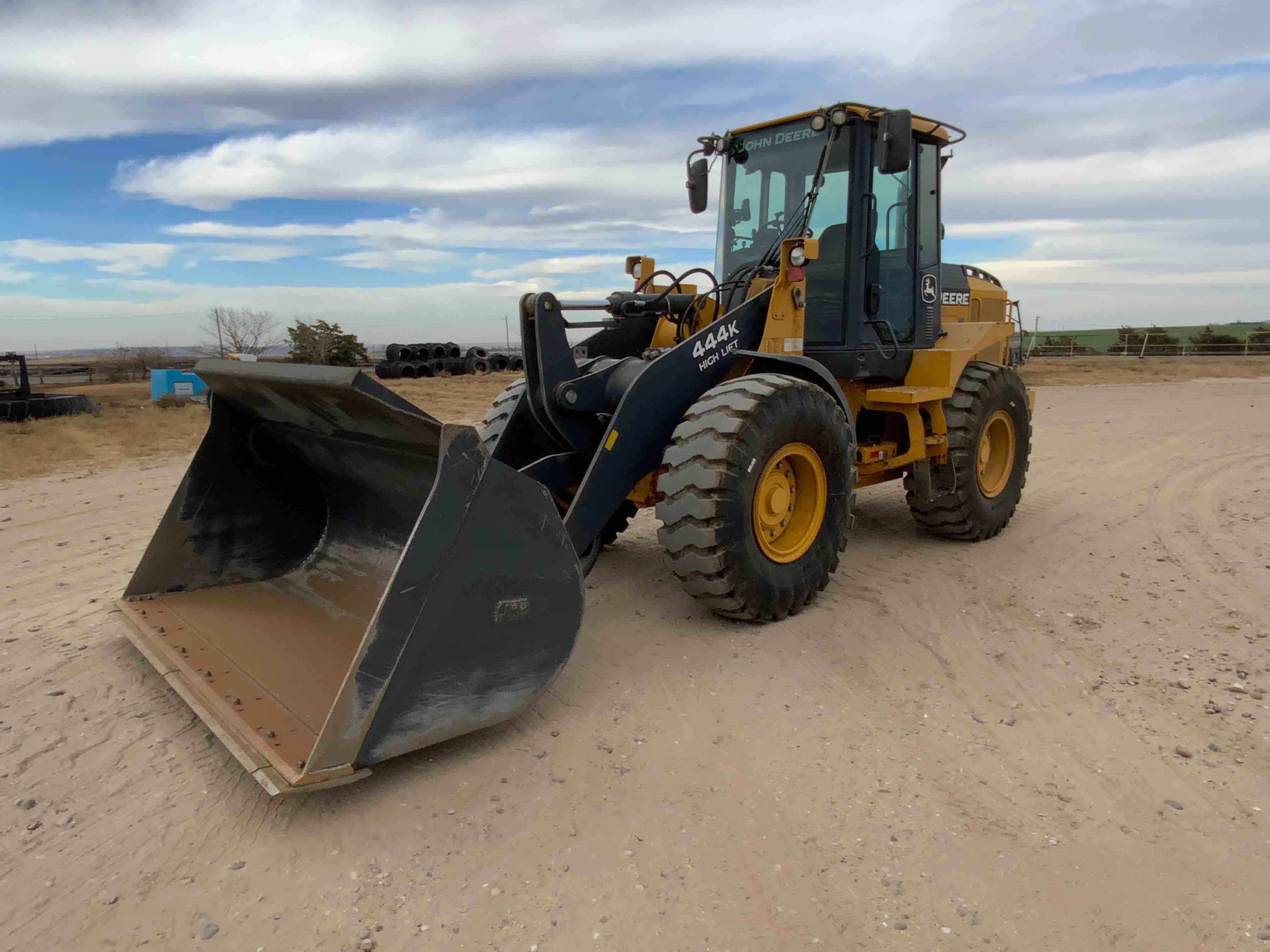 gallery John Deere 444K High Lift Wheel Loader