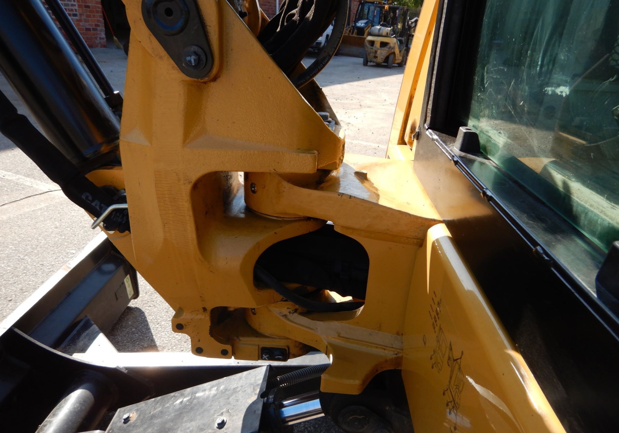 gallery 2018 Caterpillar 305E2 CR mini excavator