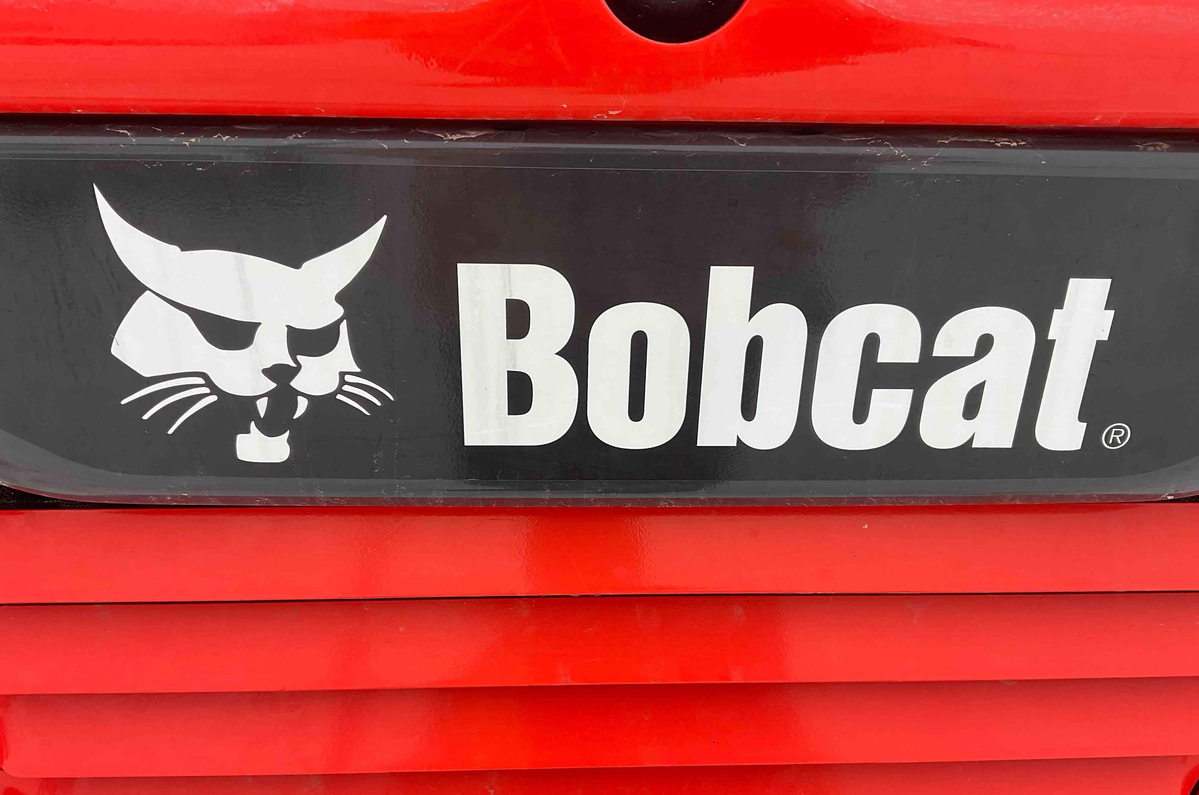 gallery Bobcat T76 R-Series Compact Track Loader
