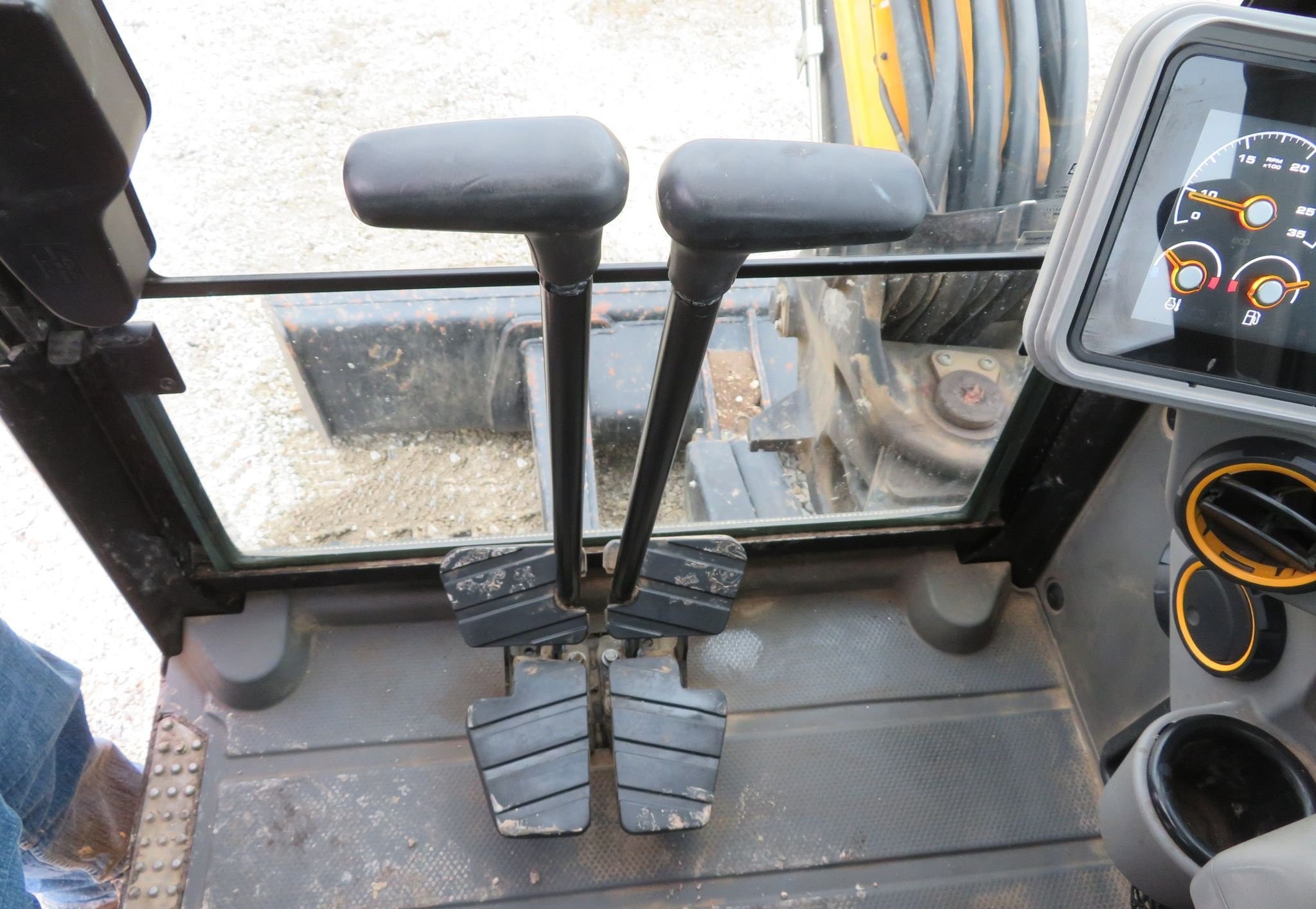 gallery 2016 JCB 55Z-1 mini excavator