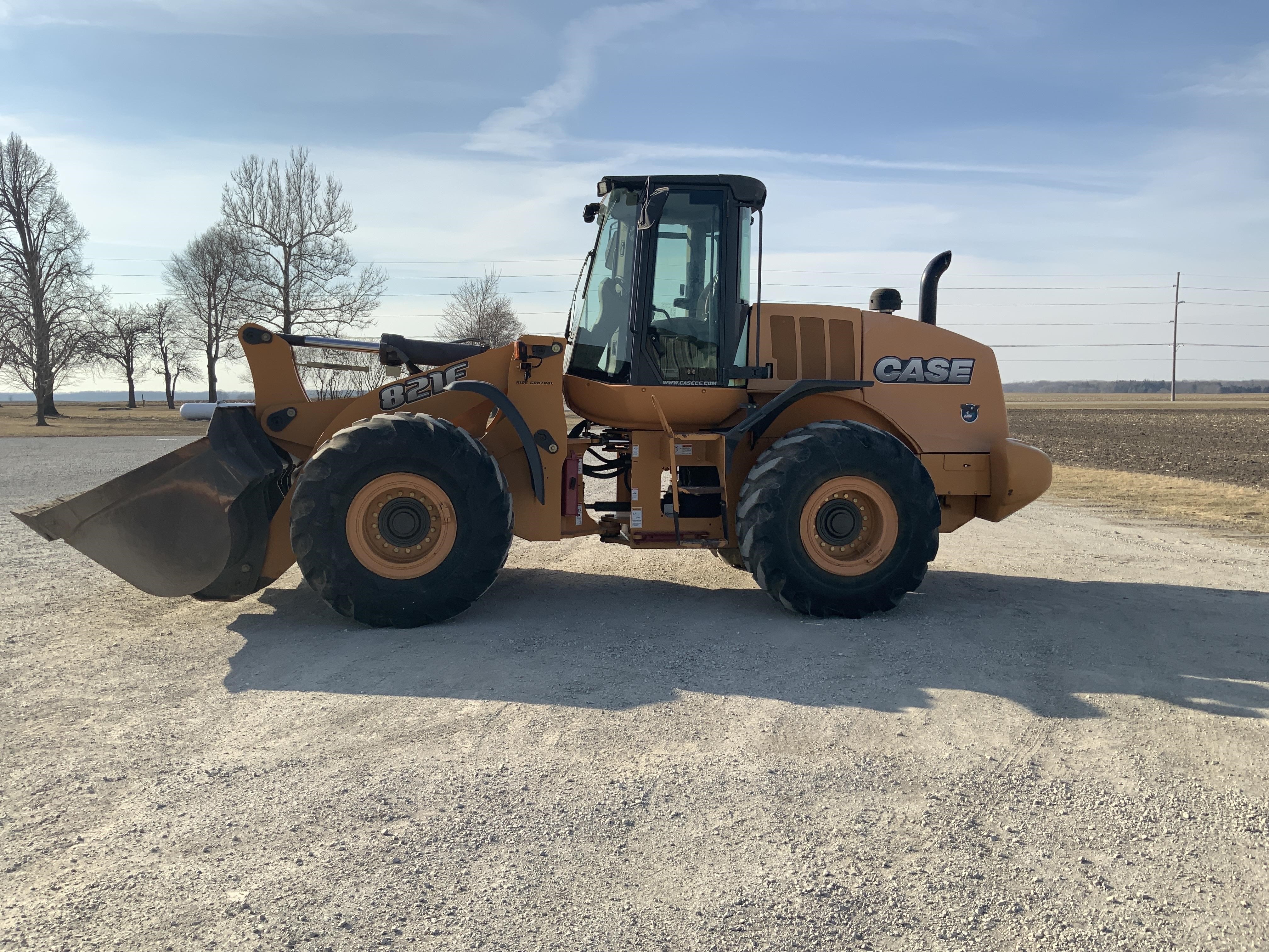 gallery 2013 Case 821F Wheel Loader