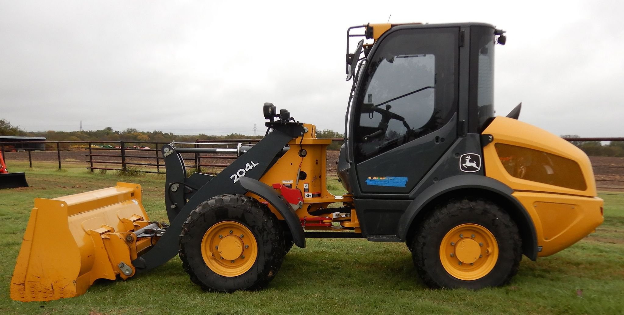 gallery 2018 John Deere 204L Wheel Loader