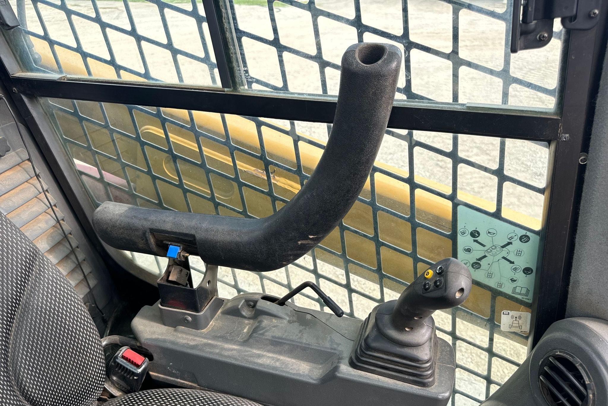 gallery 2019 Caterpillar 259D3 tracked skid steer loader