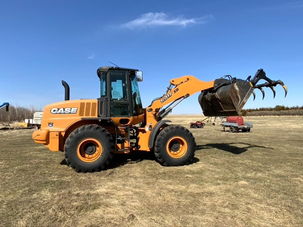 gallery 2015 Case 521F XR Wheel Loader W2.5yd Bucket & Grab-Tech Grapple