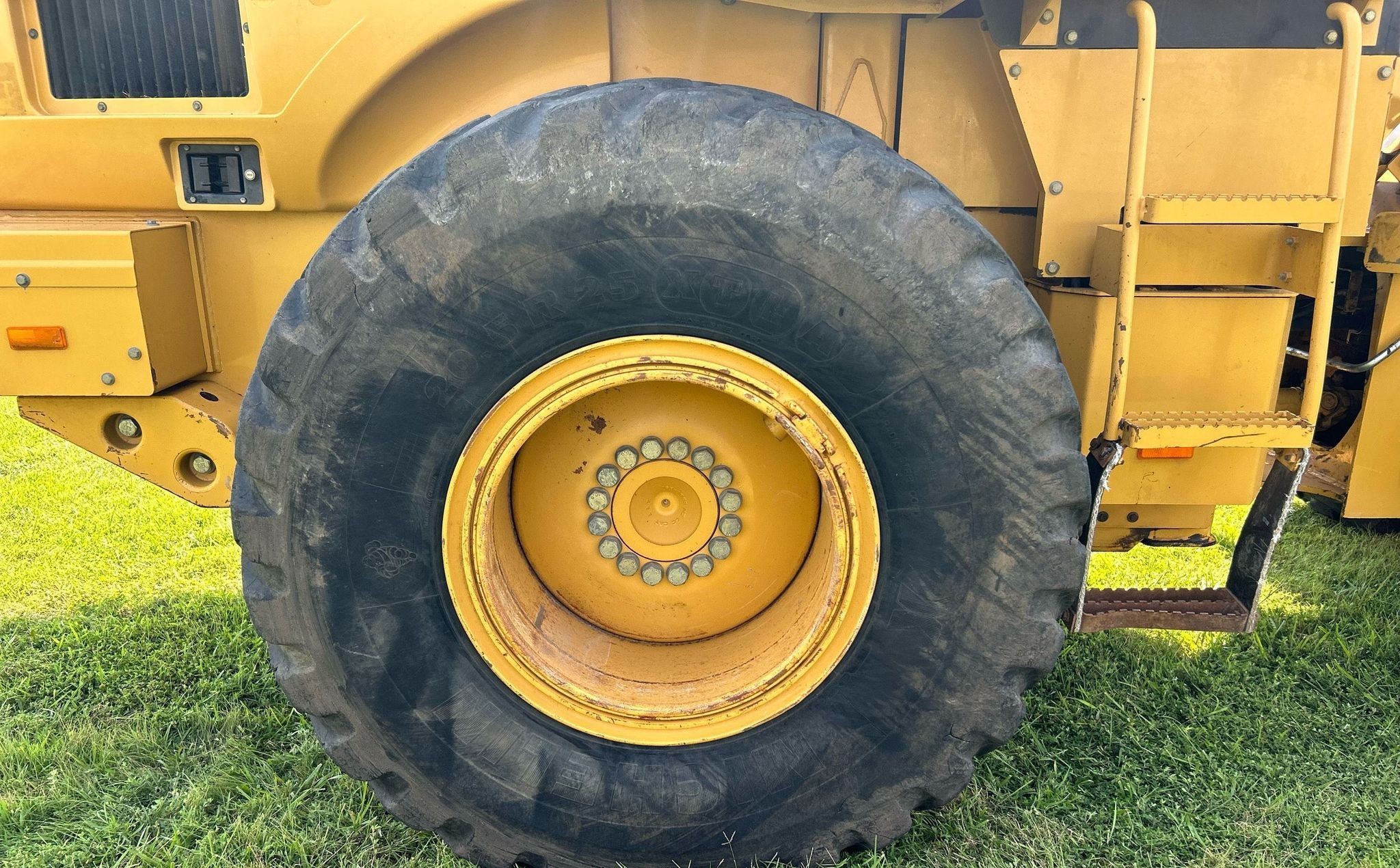 gallery 2001 Caterpillar 924G wheel loader