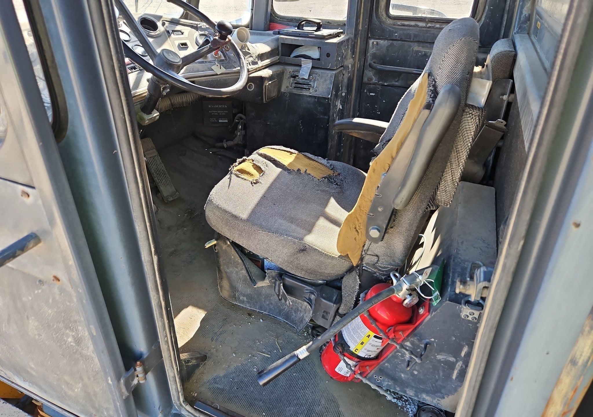 gallery 2000 John Deere 400C haul truck