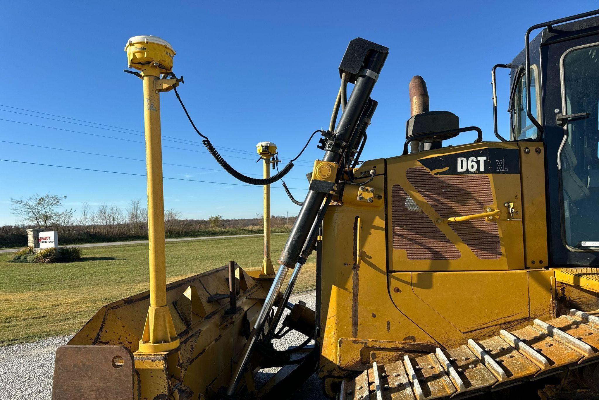 gallery 2011 Caterpillar D6T XL dozer