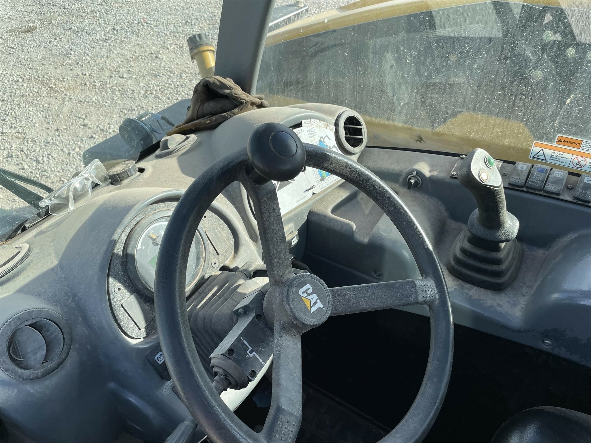 gallery 2015 Caterpillar TH255C Telehandler
