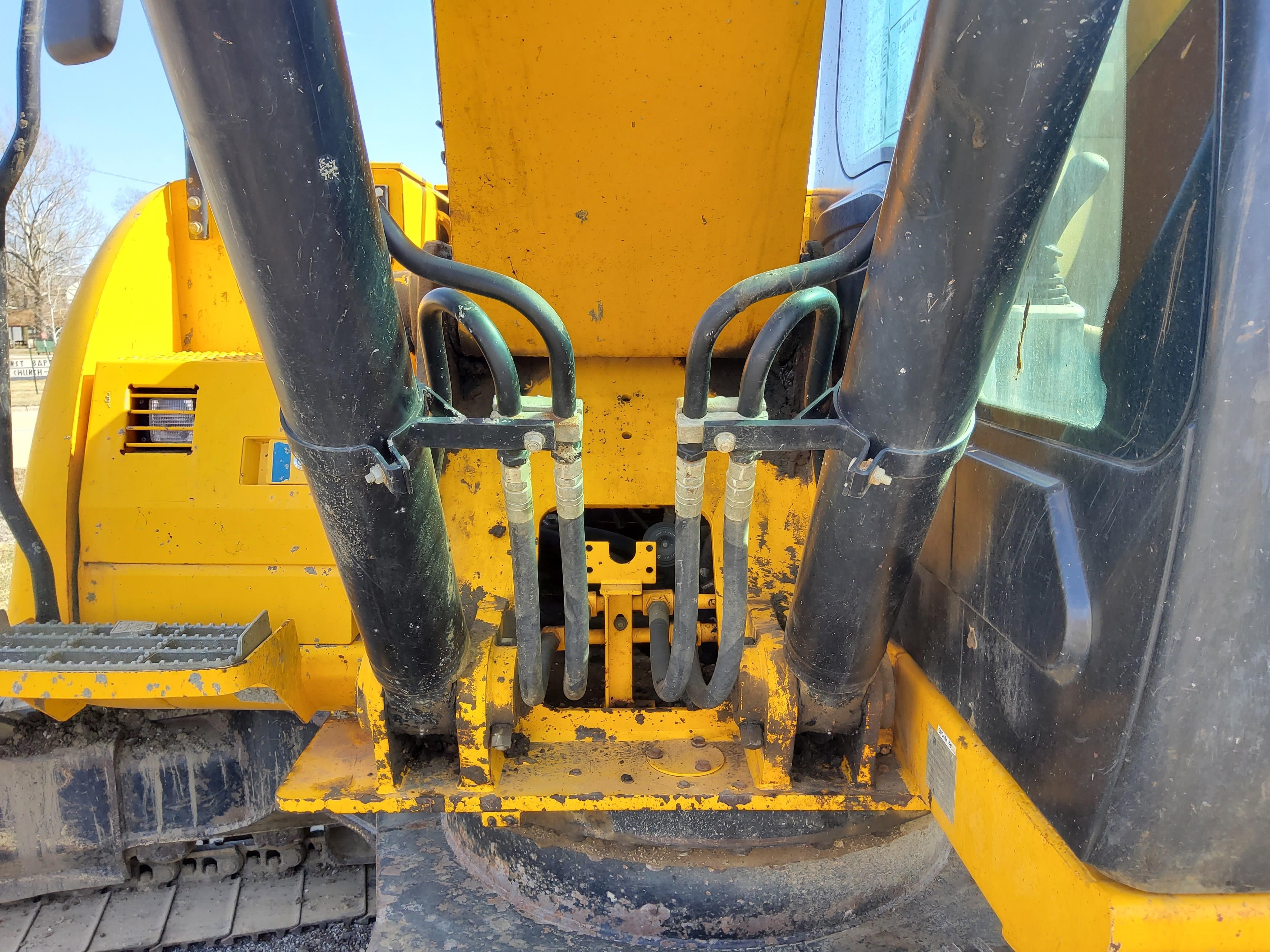 gallery 2011 JCB JS220LC Excavator