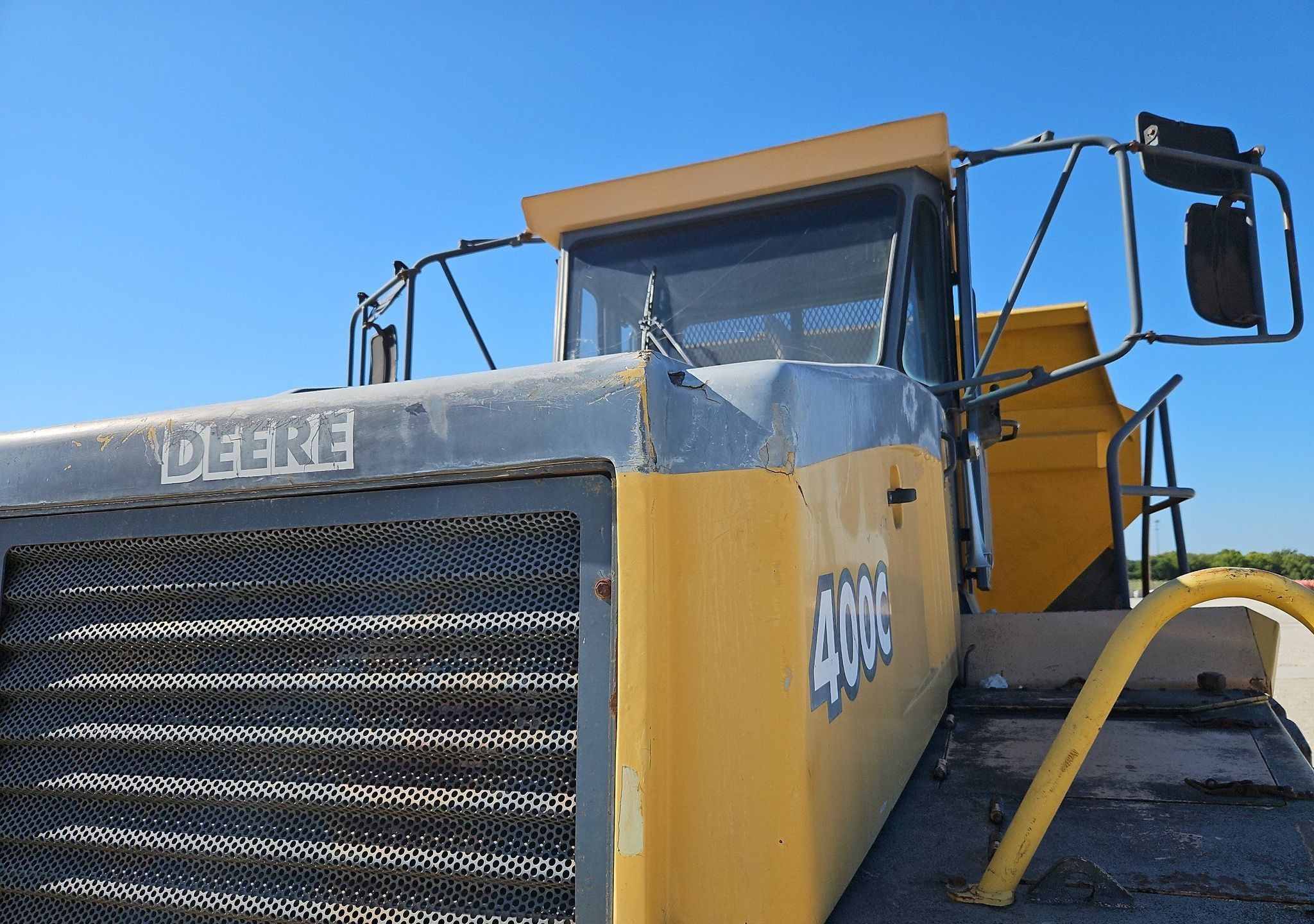 gallery 2000 John Deere 400C haul truck