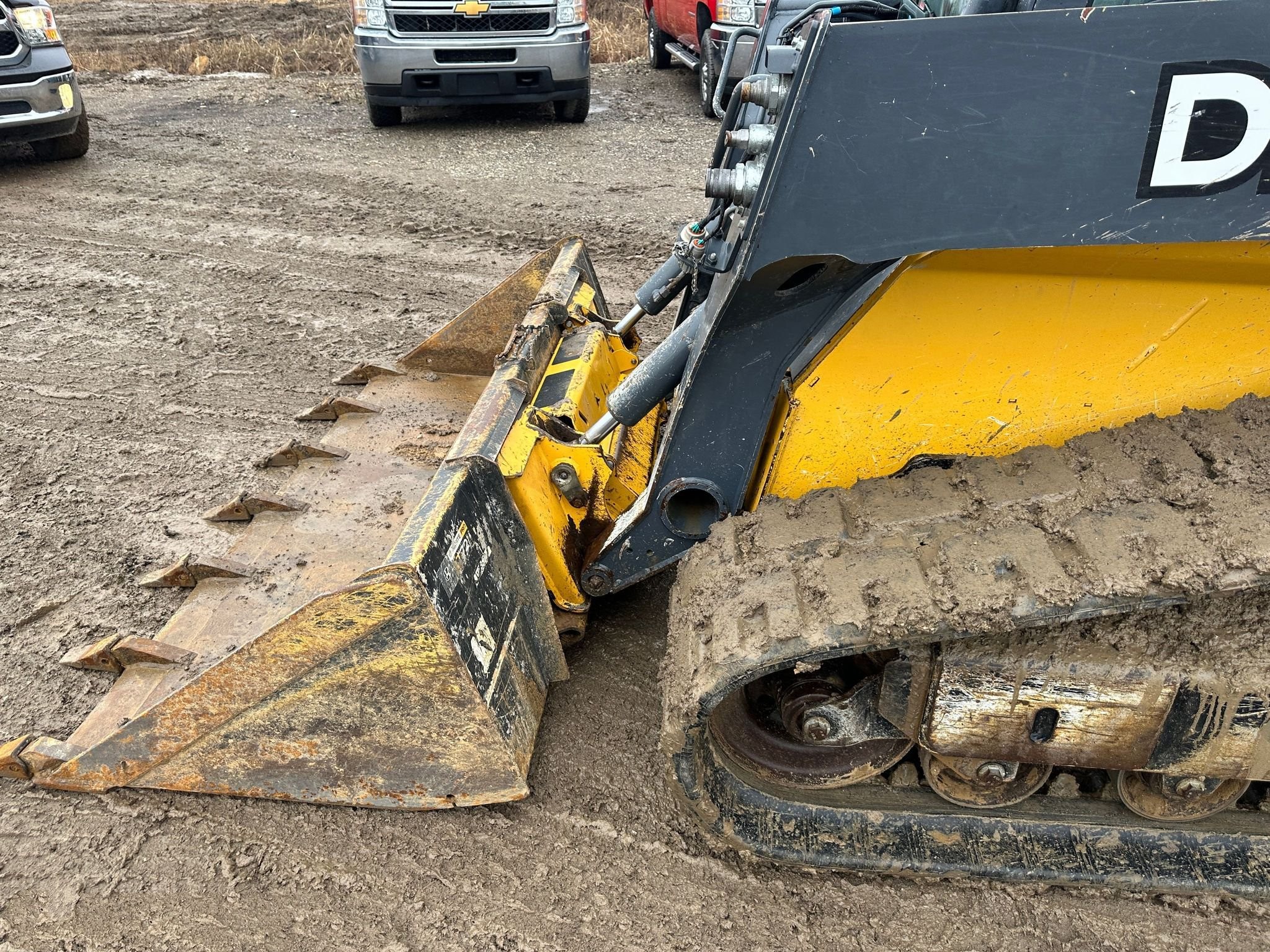 gallery 2019 John Deere 325G tracked skid steer loader
