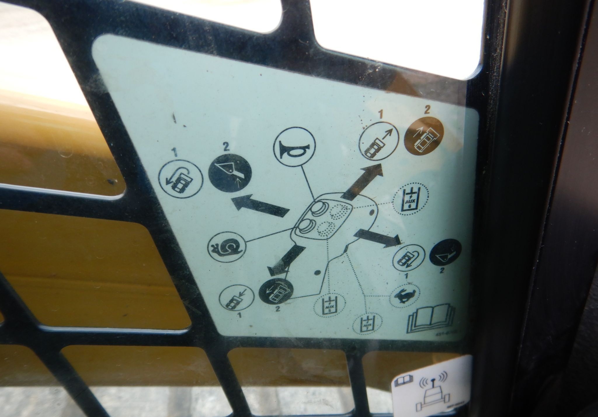 gallery 2018 Caterpillar 299D2 skid steer