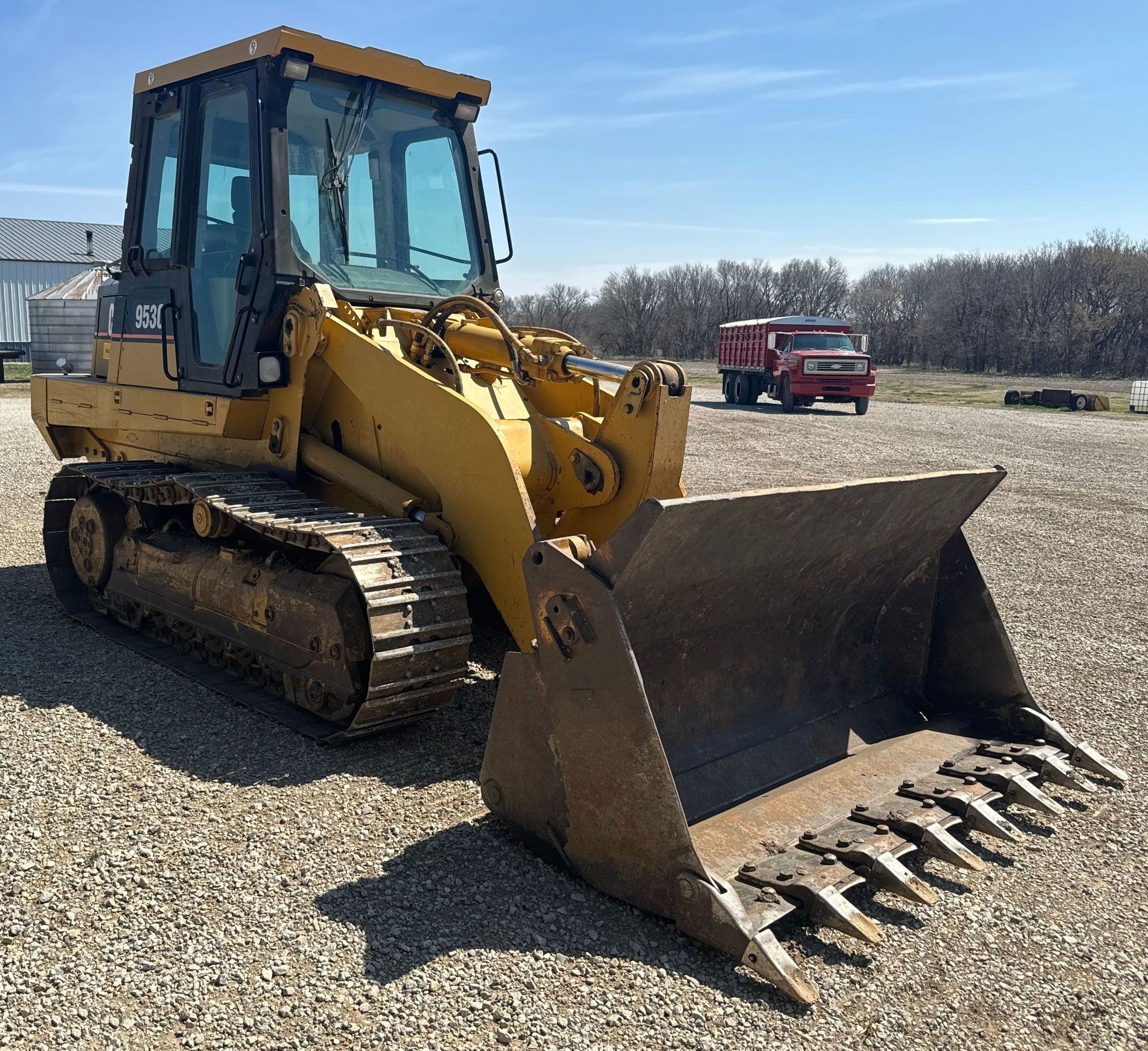 gallery 2002 Caterpillar 953C track loader