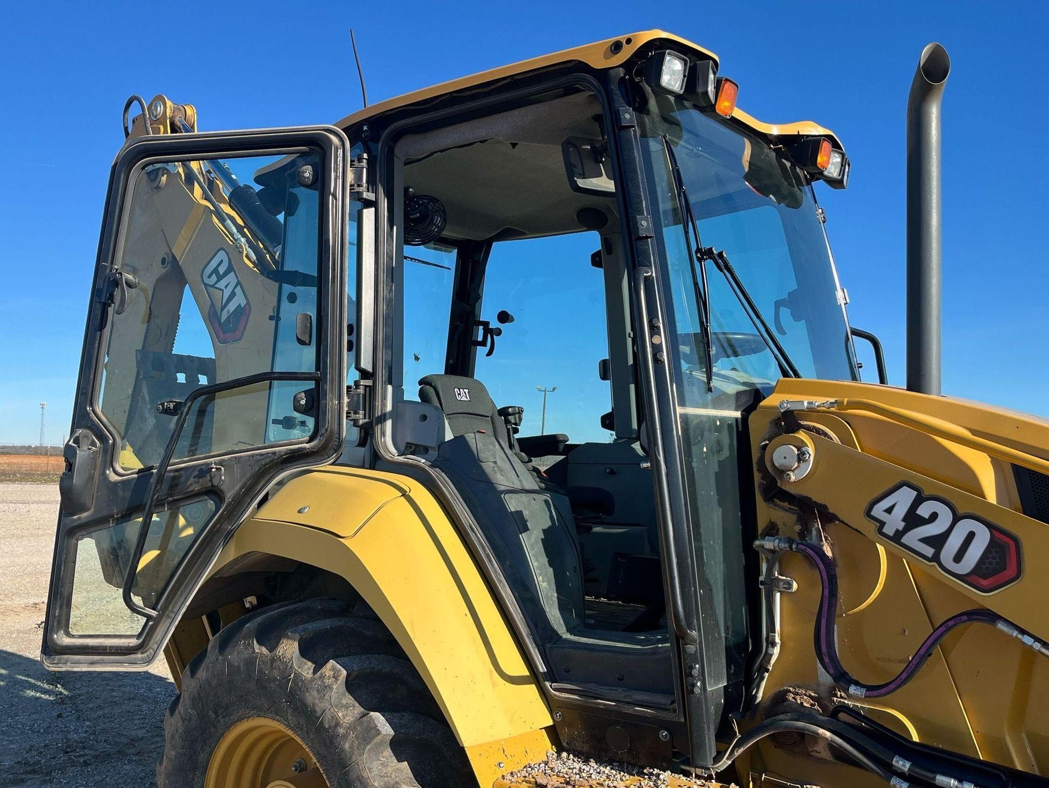 gallery 2021 Caterpillar 420ST HRC backhoe