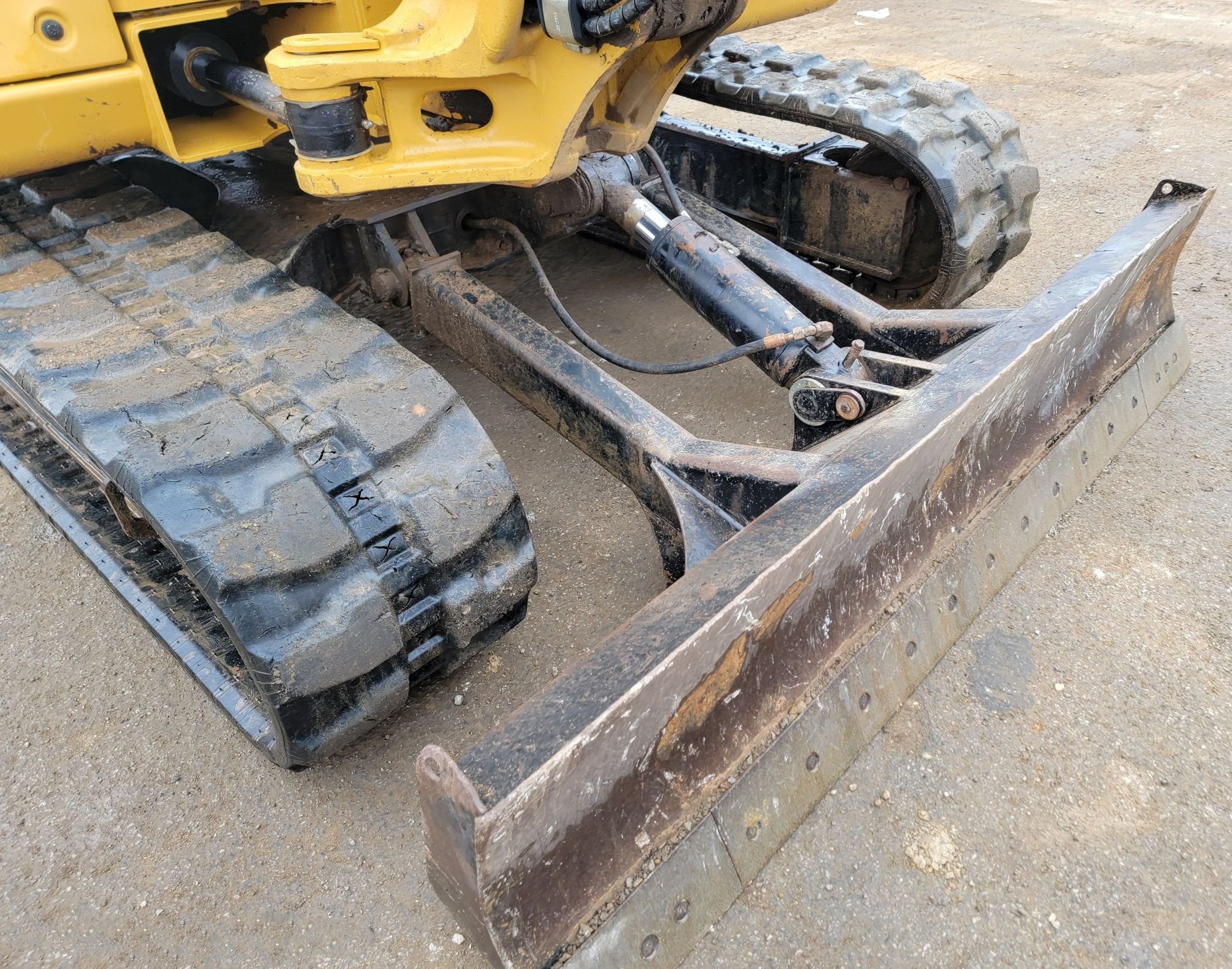 gallery 2014 Caterpillar 308E2 CR mini excavator