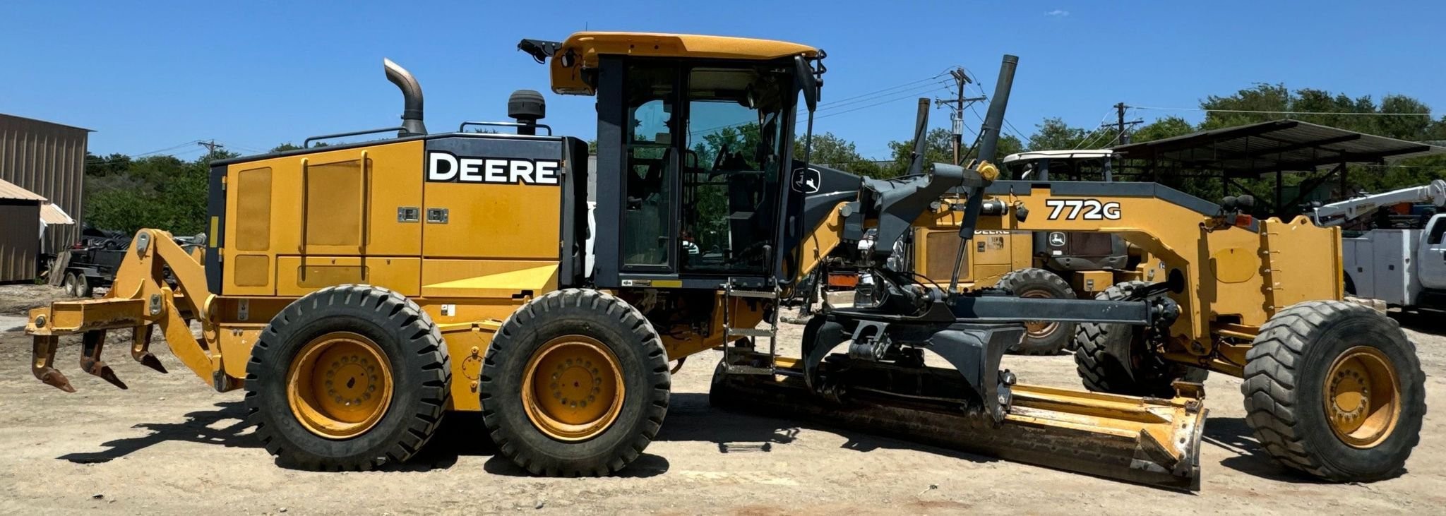 gallery 2011 John Deere 772G motor grader