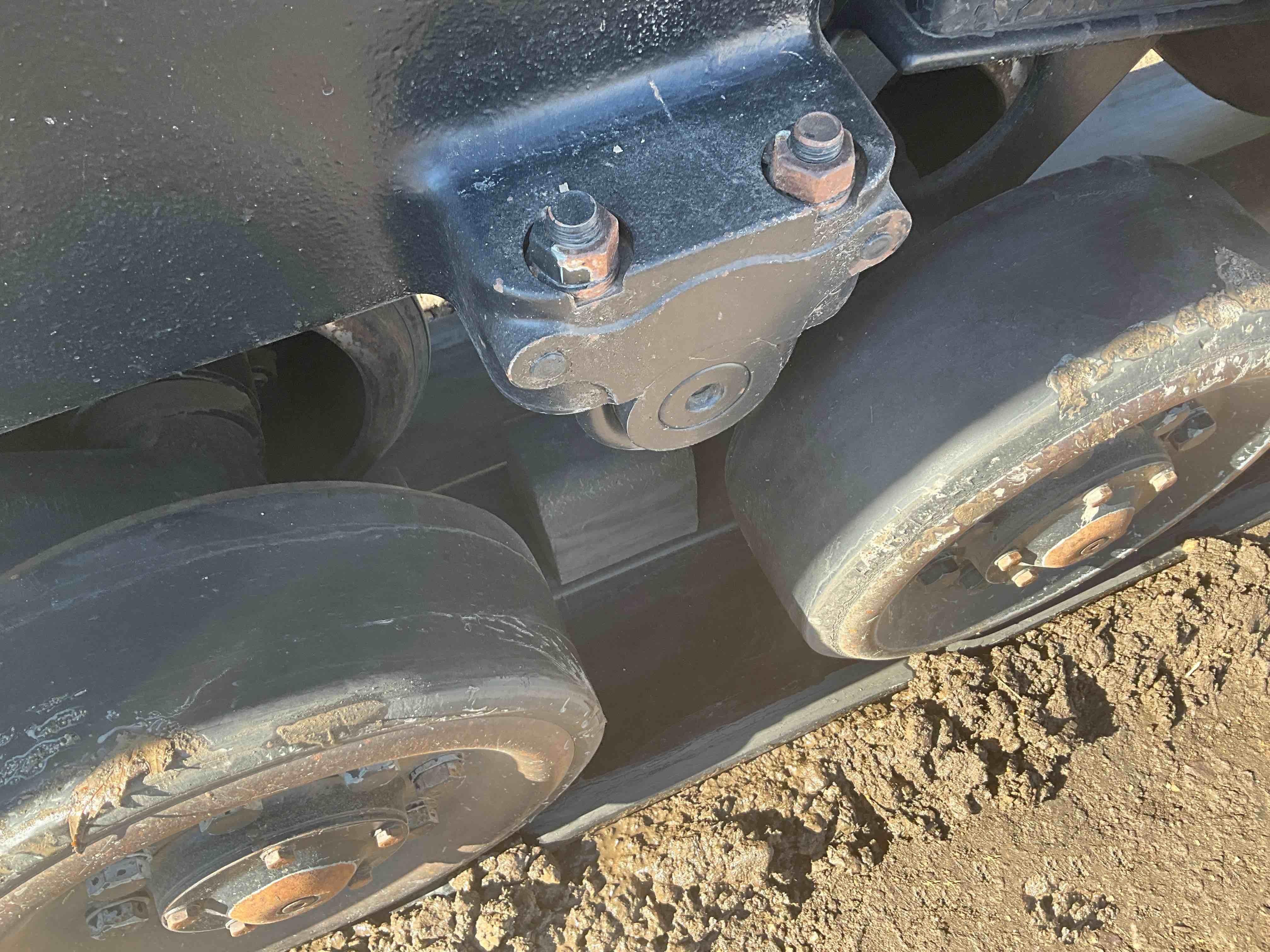 gallery 2007 Challenger MT755B Track Tractor