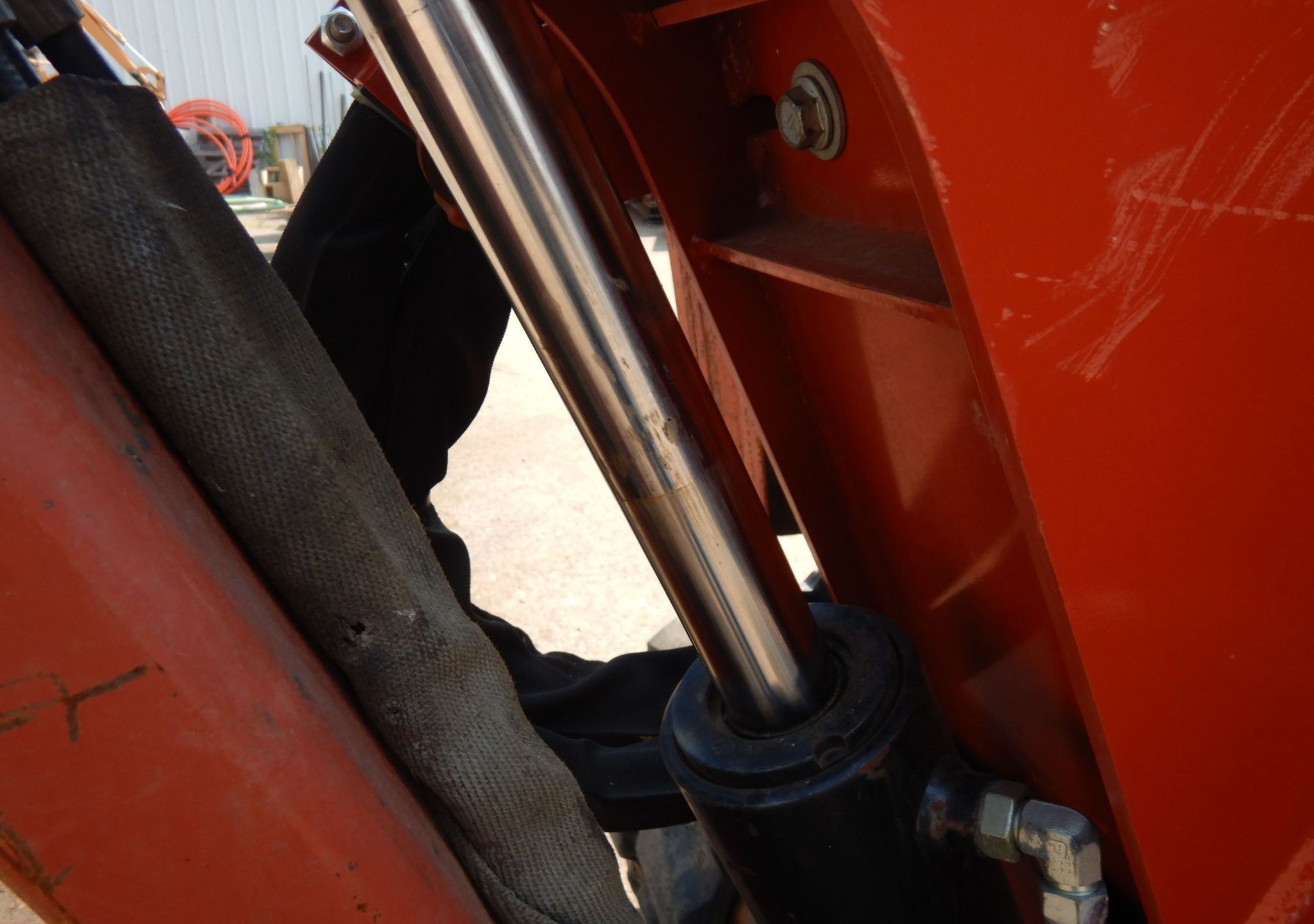 gallery 2004 Ditch Witch HT115 cable plow