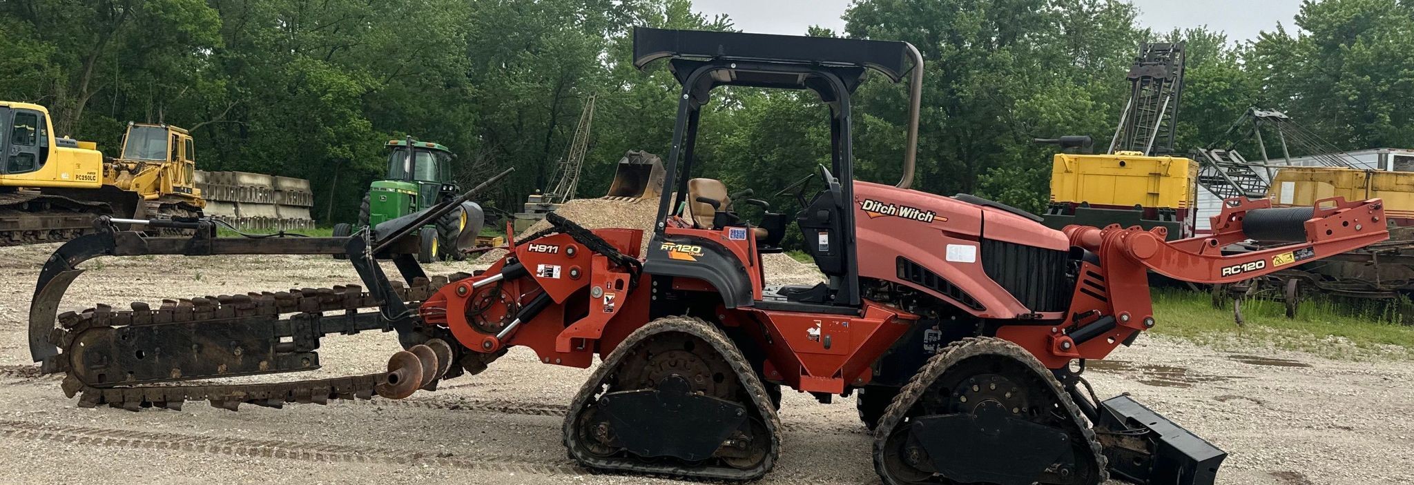 gallery 2013 Ditch Witch RT120 Quad trencher