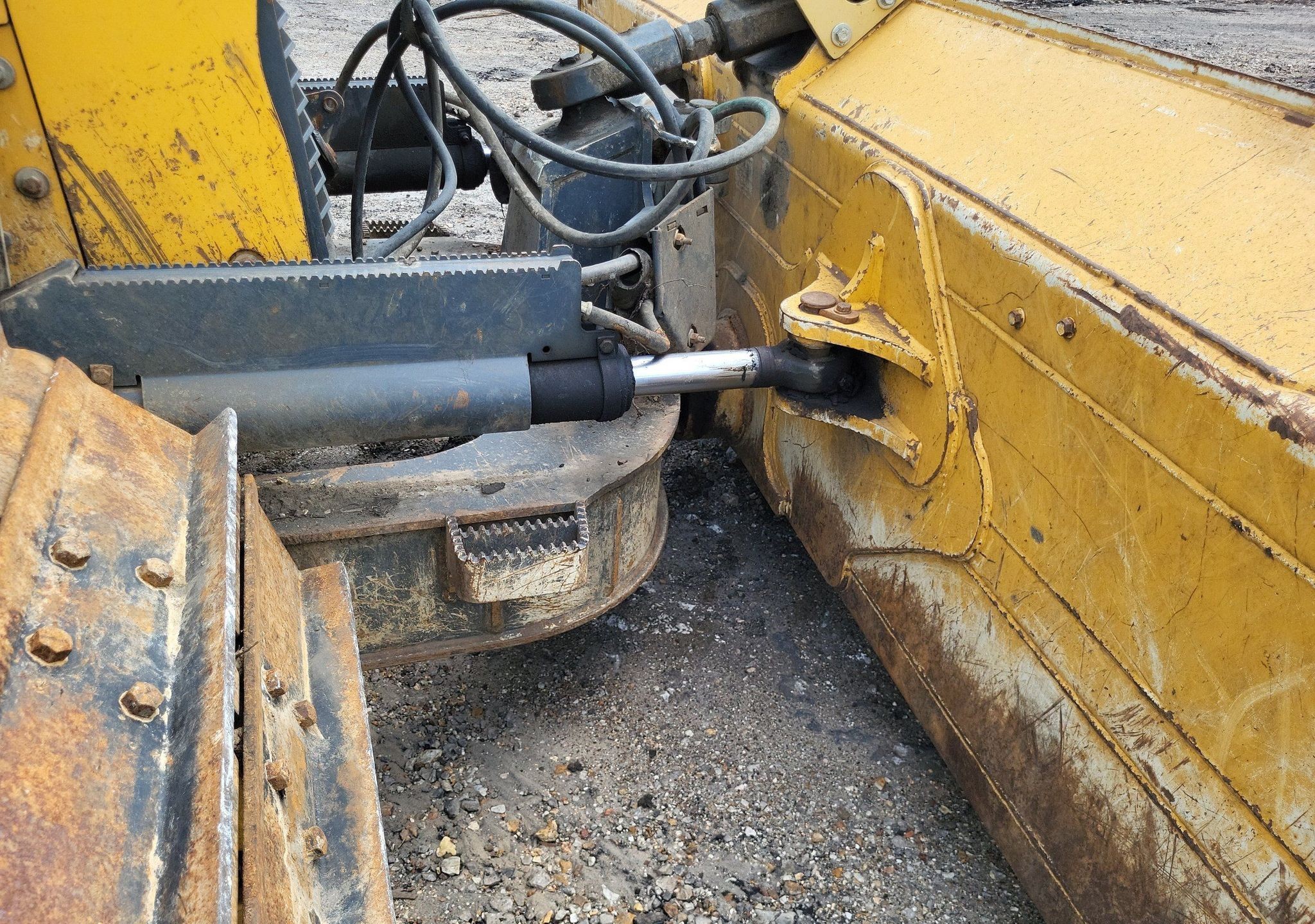 gallery 2015 John Deere 700K LGP dozer