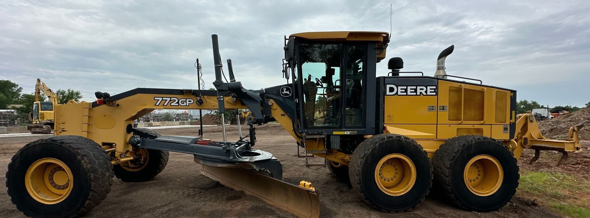 gallery 2013 John Deere 772GP motor grader