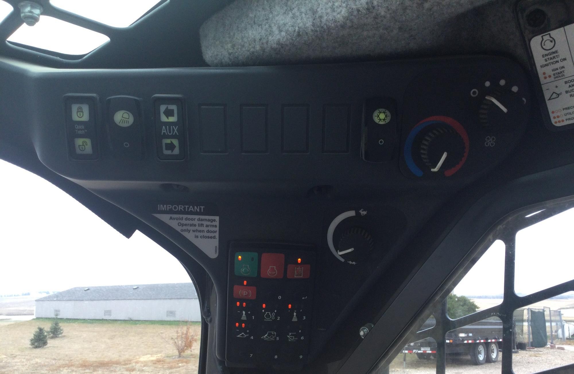 gallery 2018 John Deere 331G Skid Steer