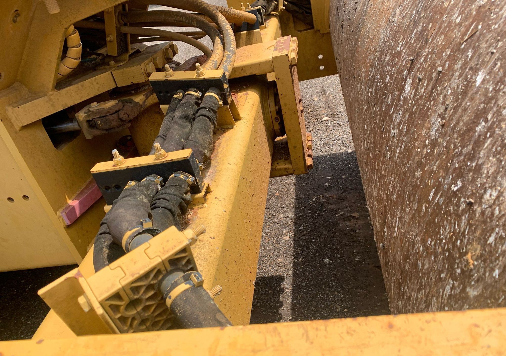 gallery 2008 Caterpillar CS56 single drum vibratory roller