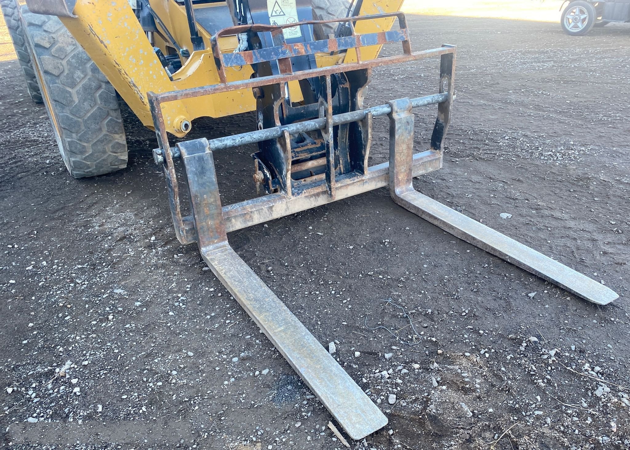 gallery 2017 Caterpillar TL1055D telehandler