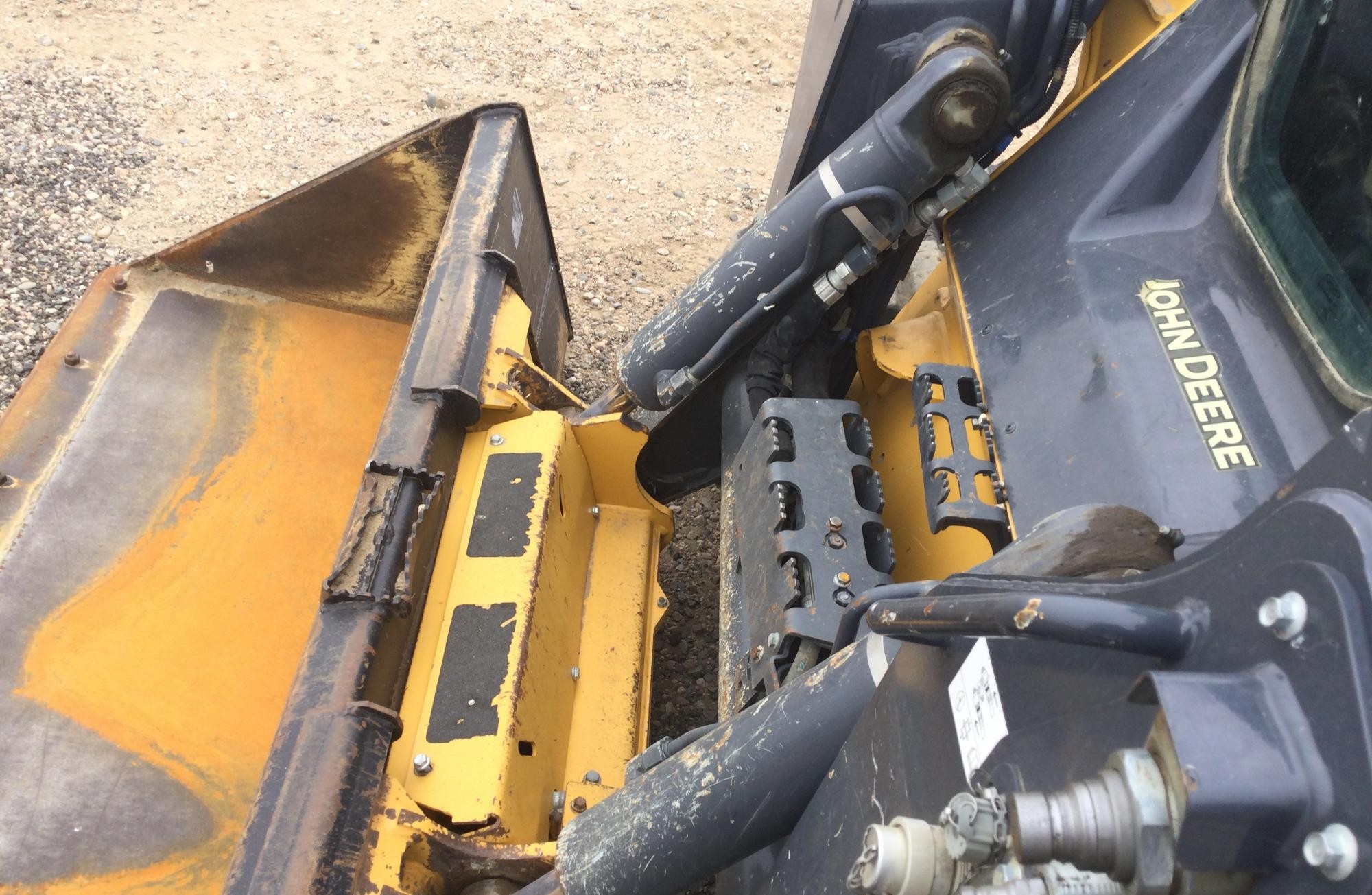 gallery 2018 John Deere 331G Skid Steer