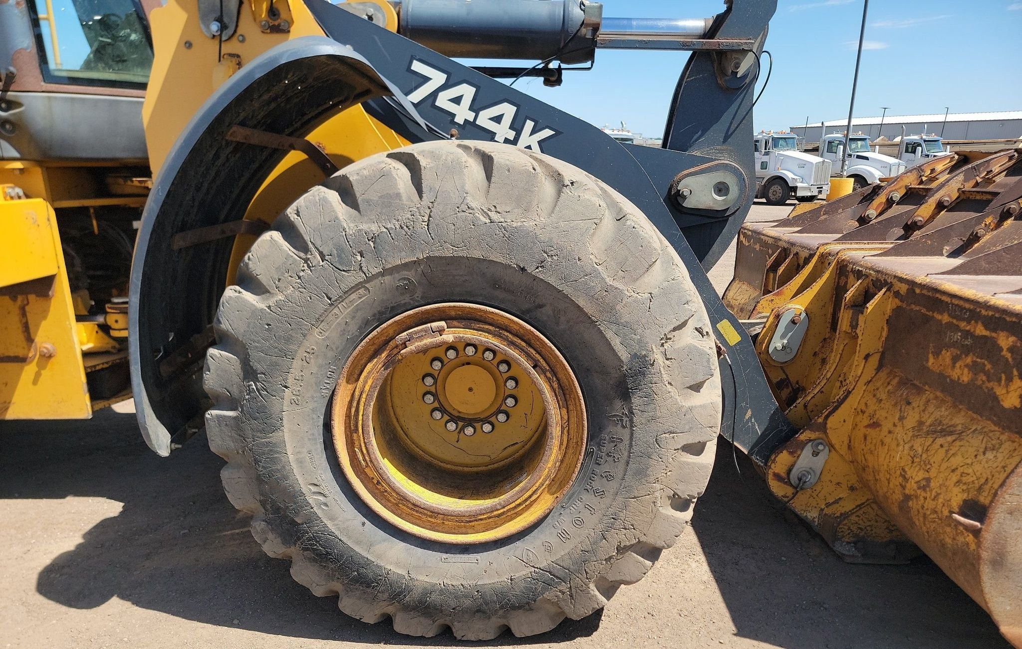 gallery 2012 John Deere 744K wheel loader