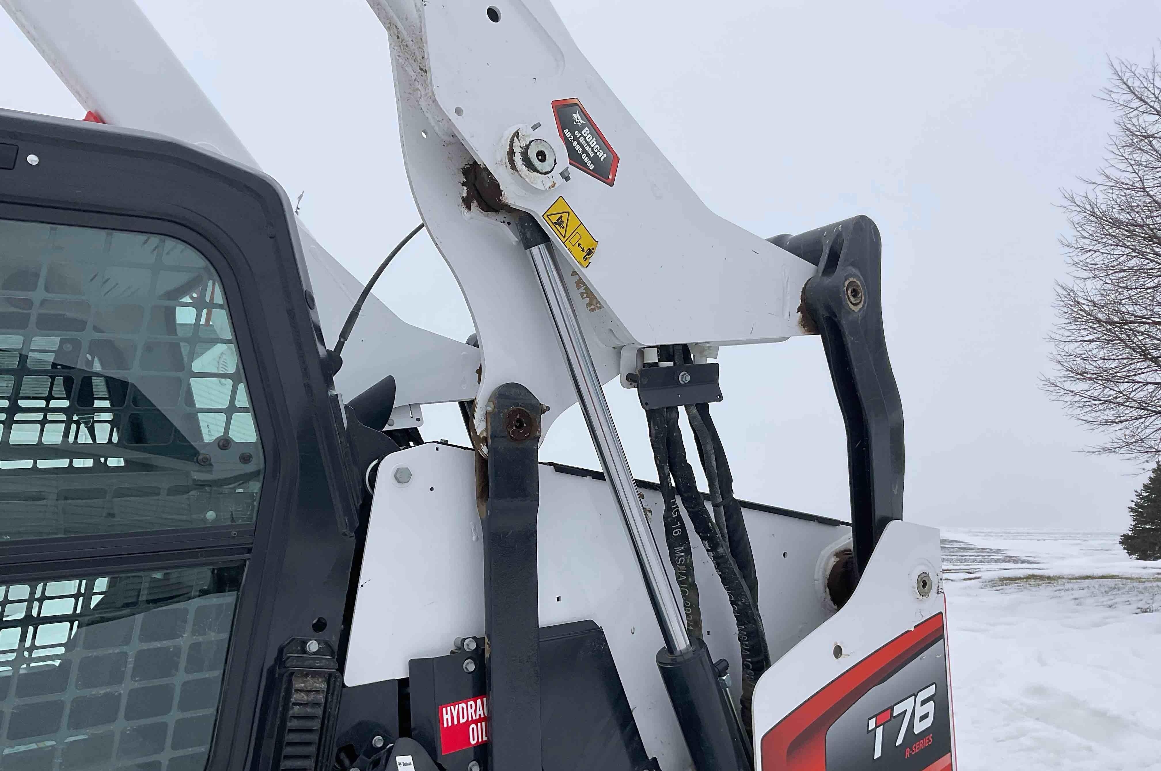 gallery Bobcat T76 R-Series Compact Track Loader